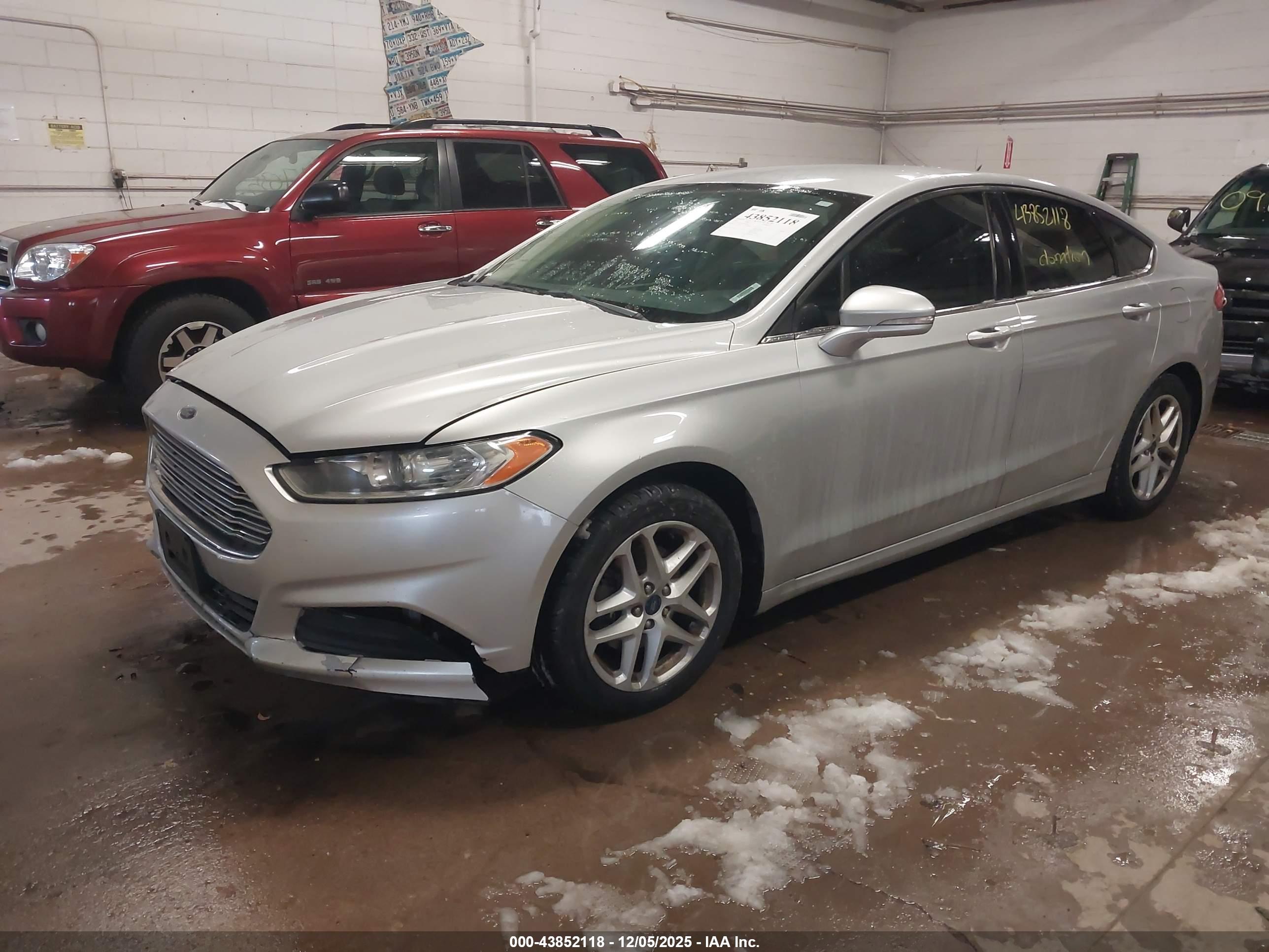 FORD FUSION image 2