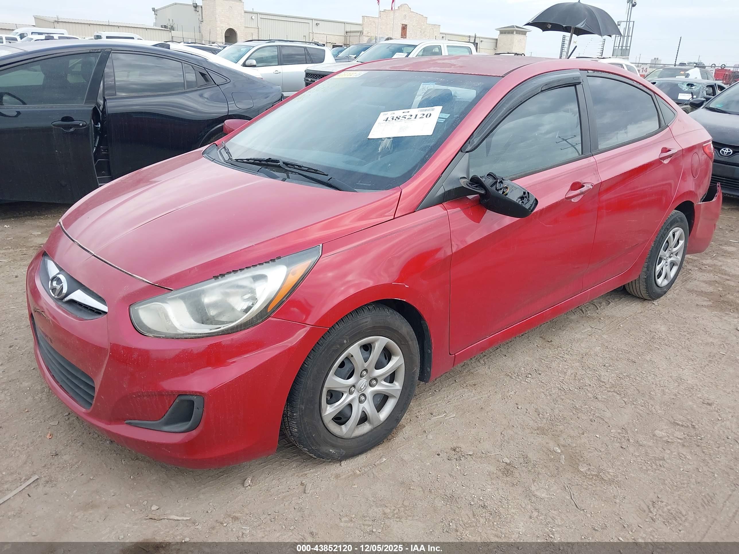 HYUNDAI ACCENT image 2