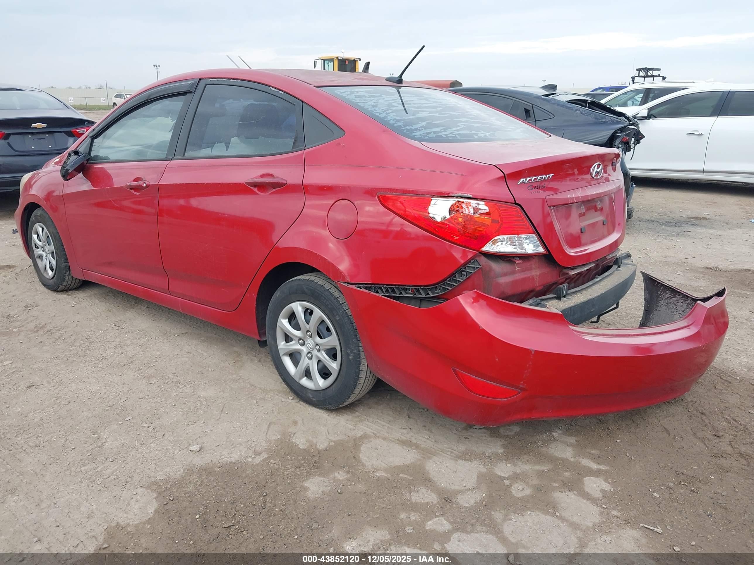 HYUNDAI ACCENT image 3
