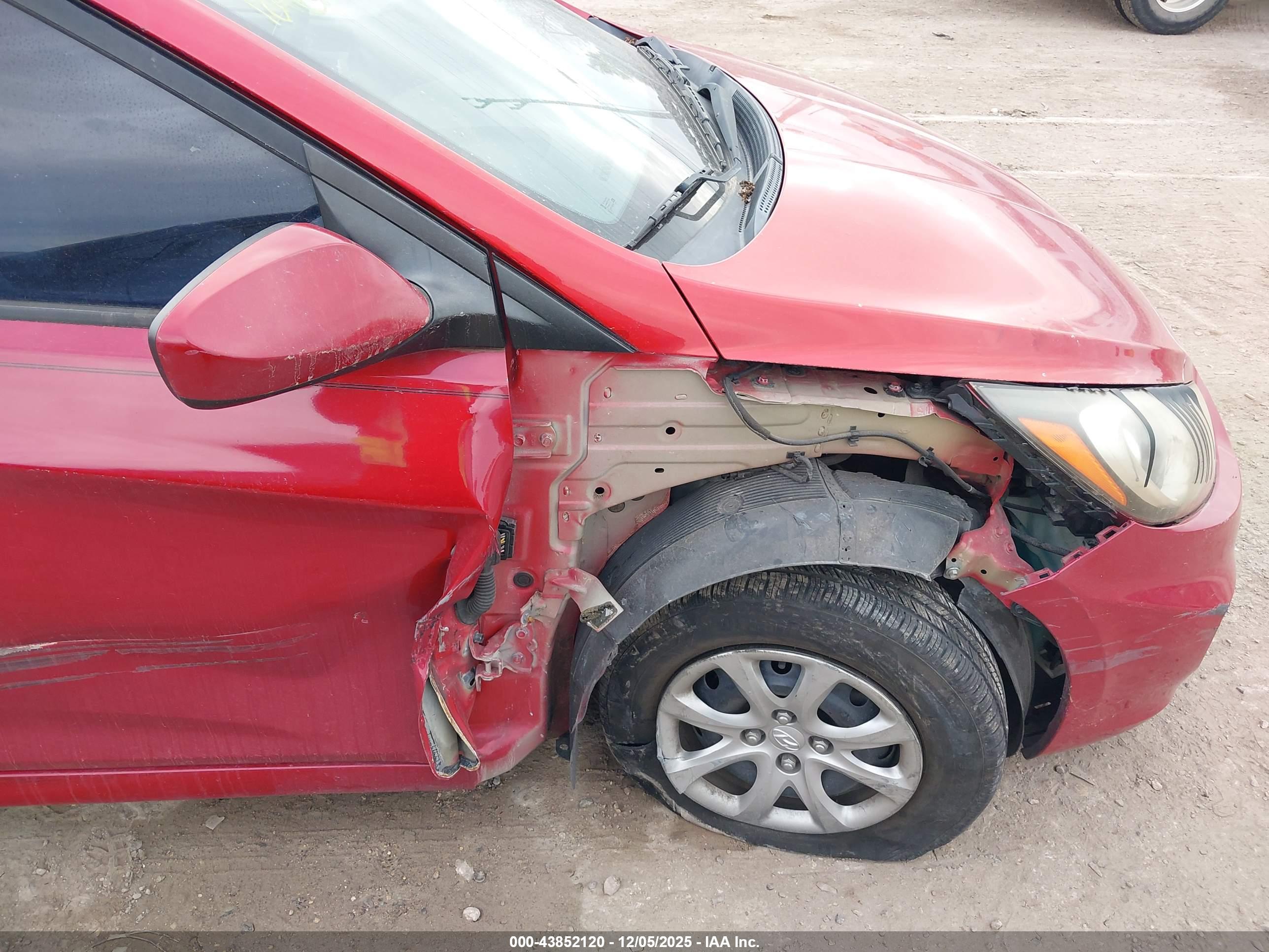 HYUNDAI ACCENT image 6