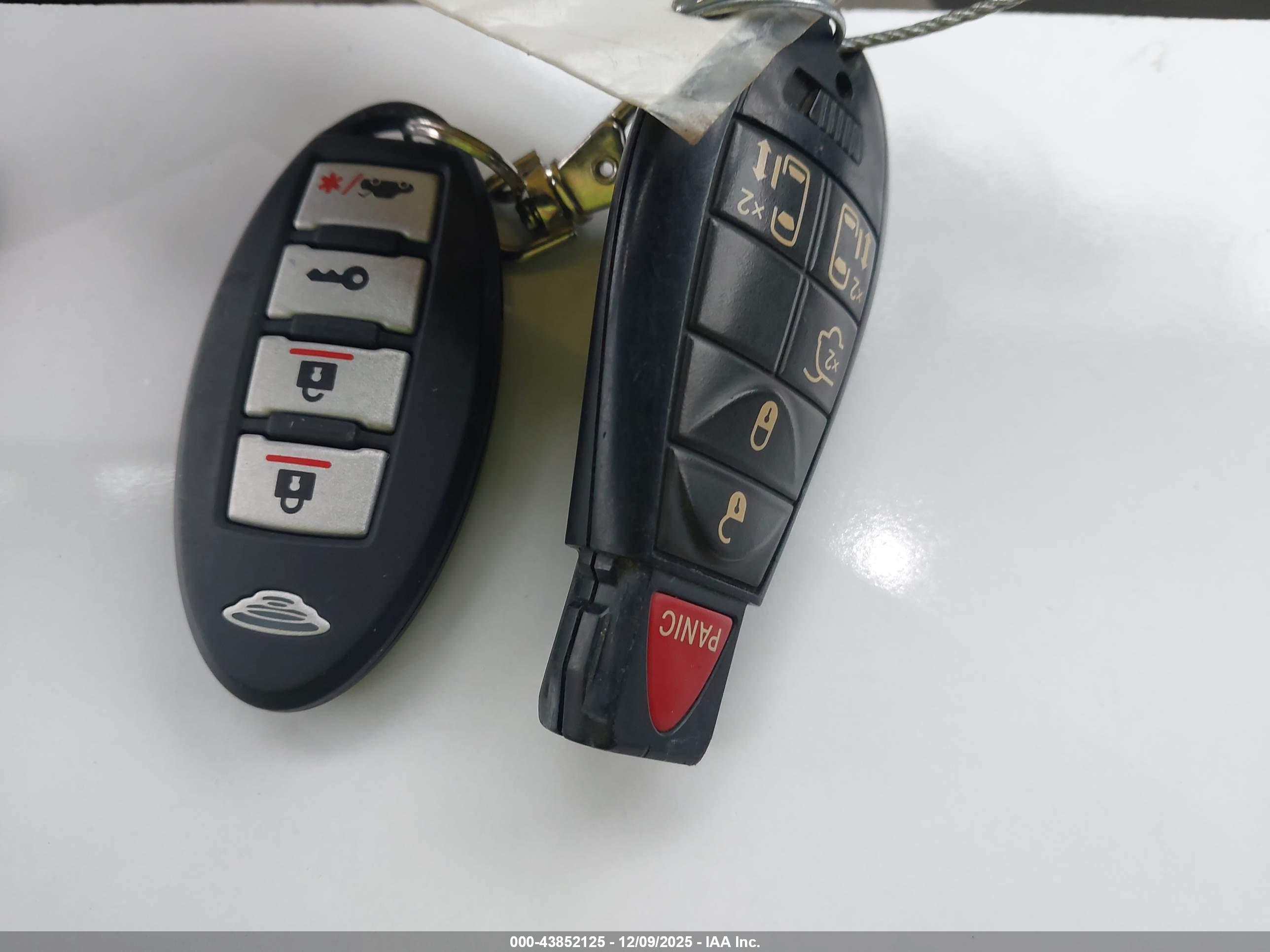 CHRYSLER TOWN image 11