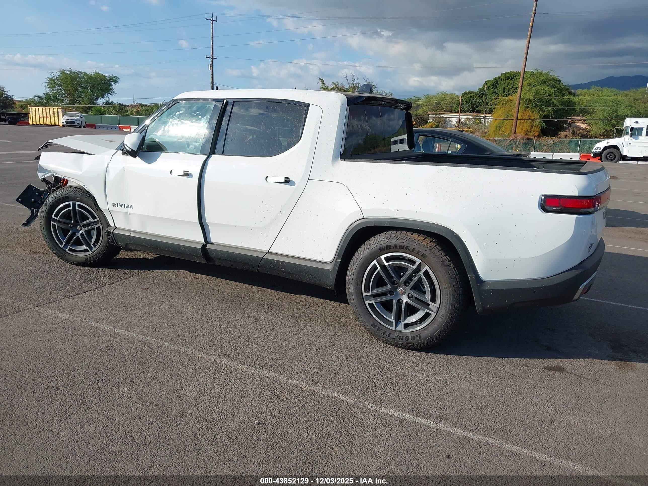 RIVIAN R1T image 3