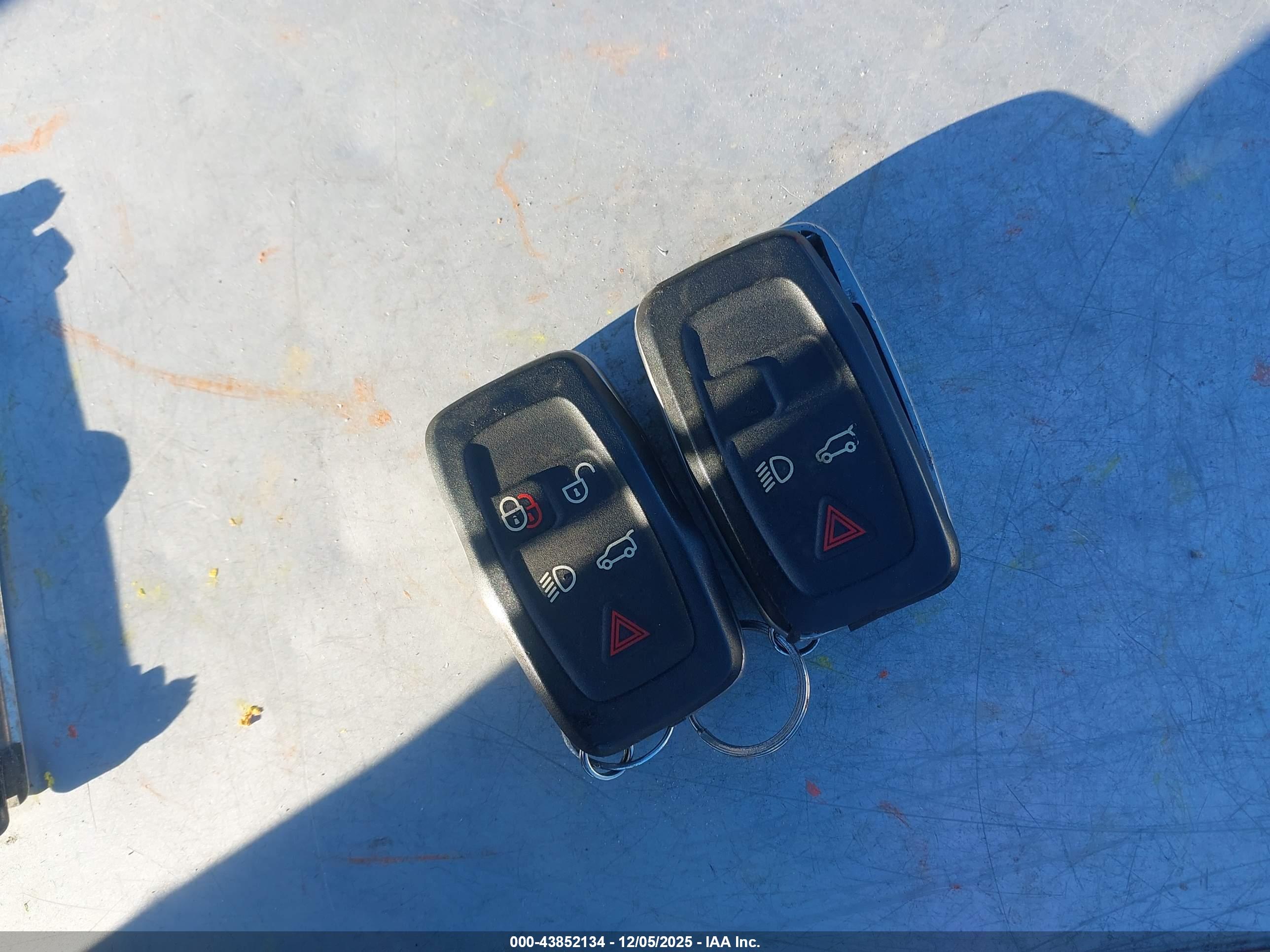 LAND ROVER image 11