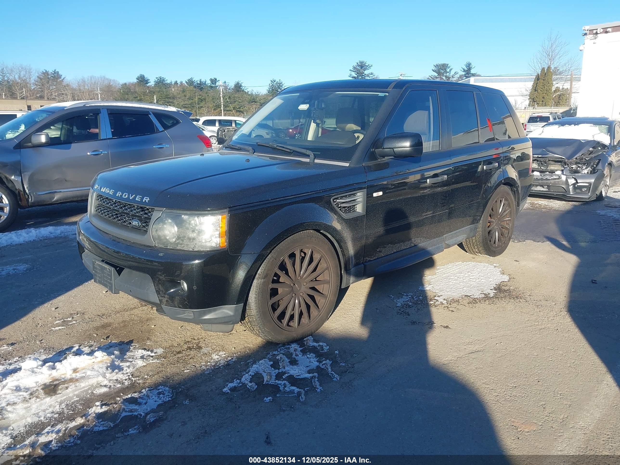 LAND ROVER image 2