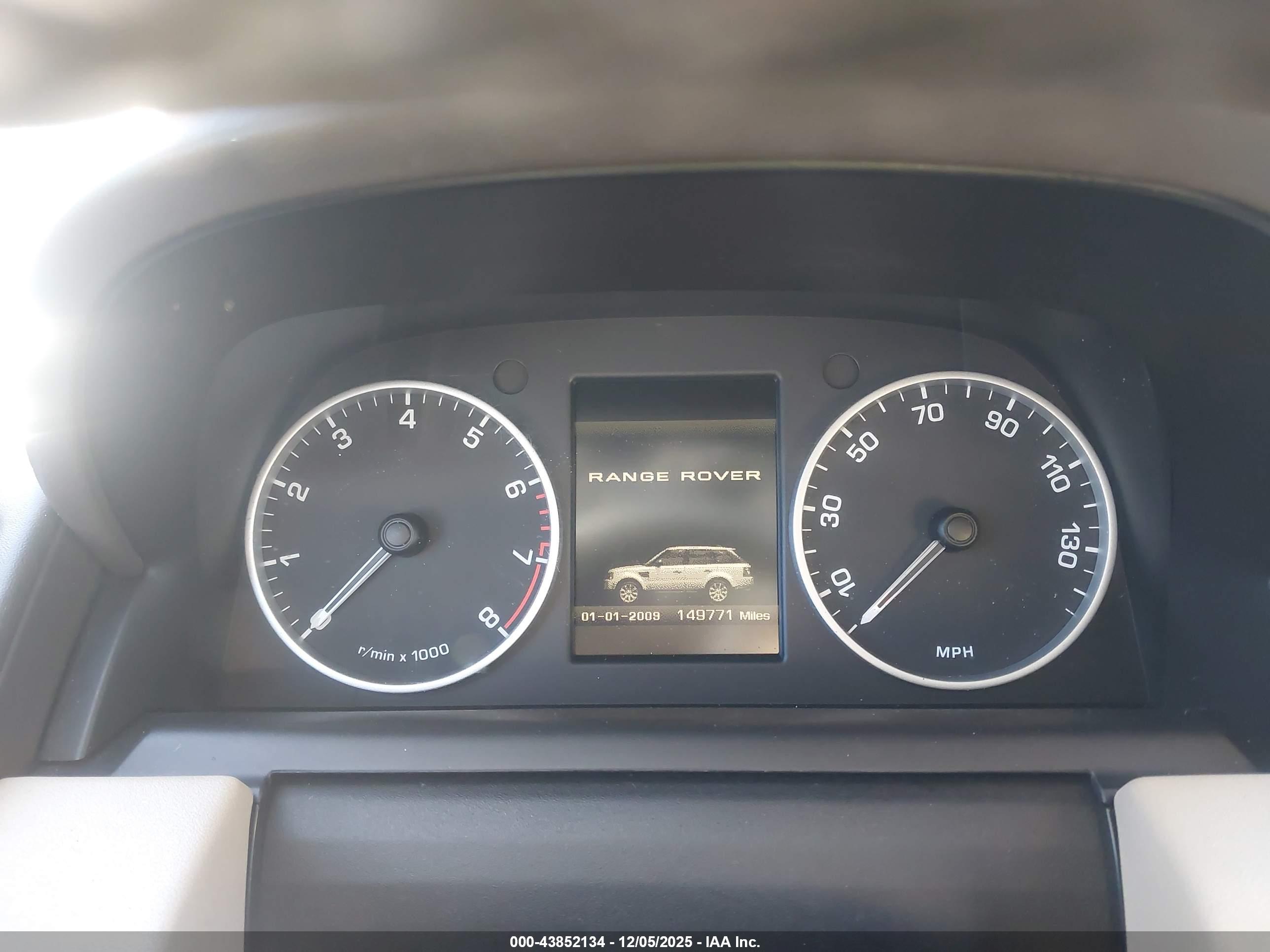 LAND ROVER image 7