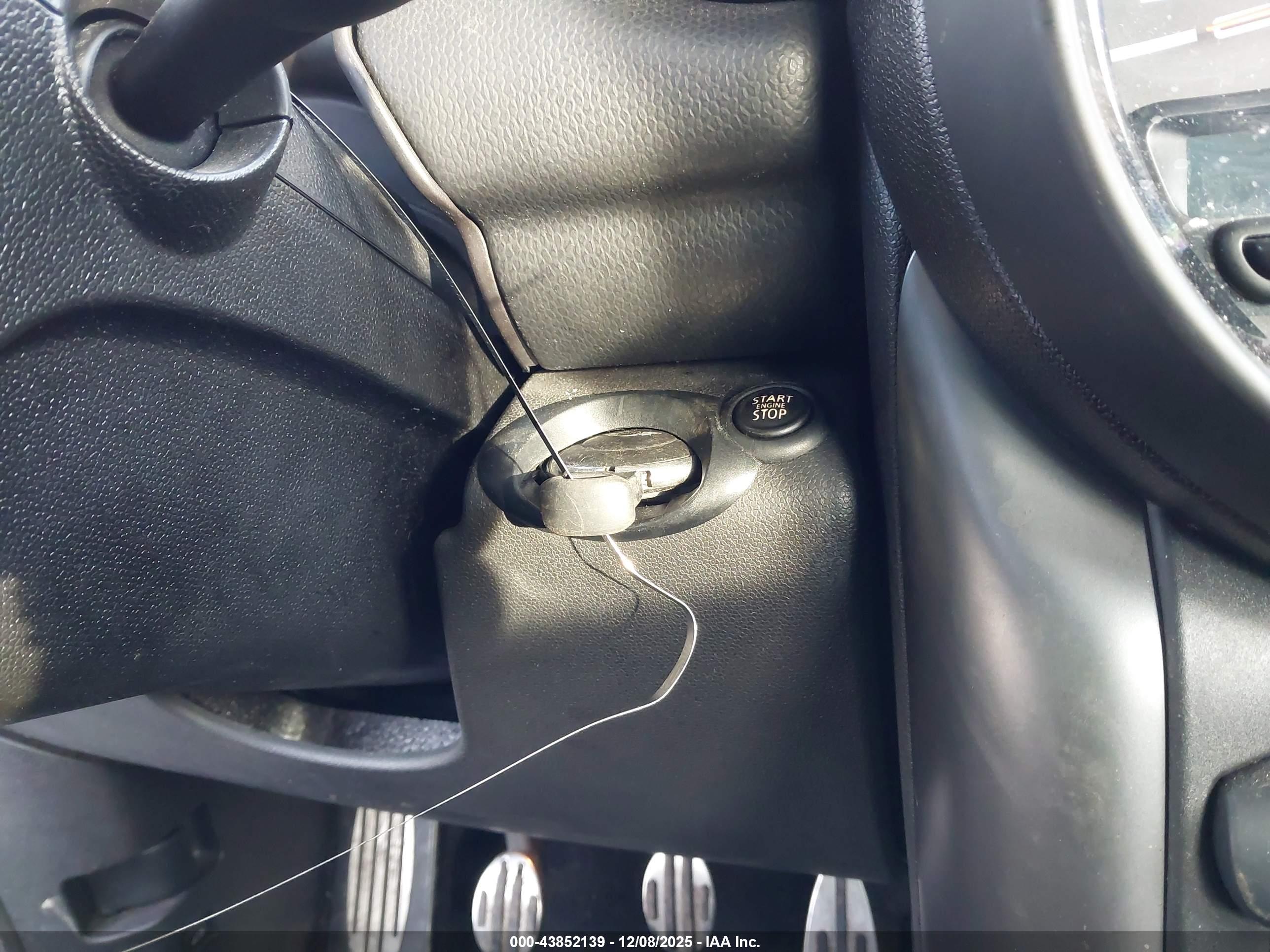 MINI COUNTRYMAN image 11