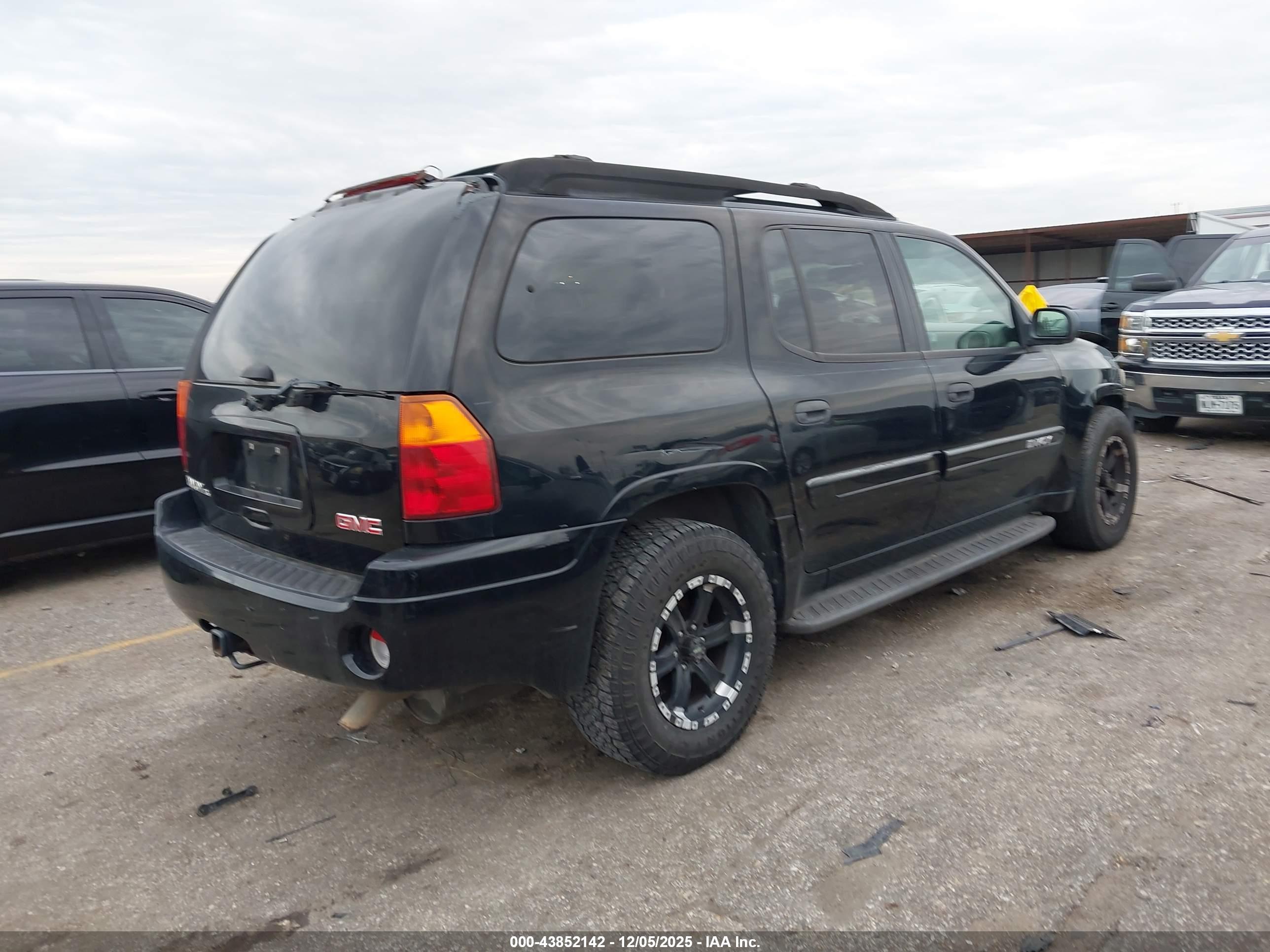 GMC ENVOY image 4
