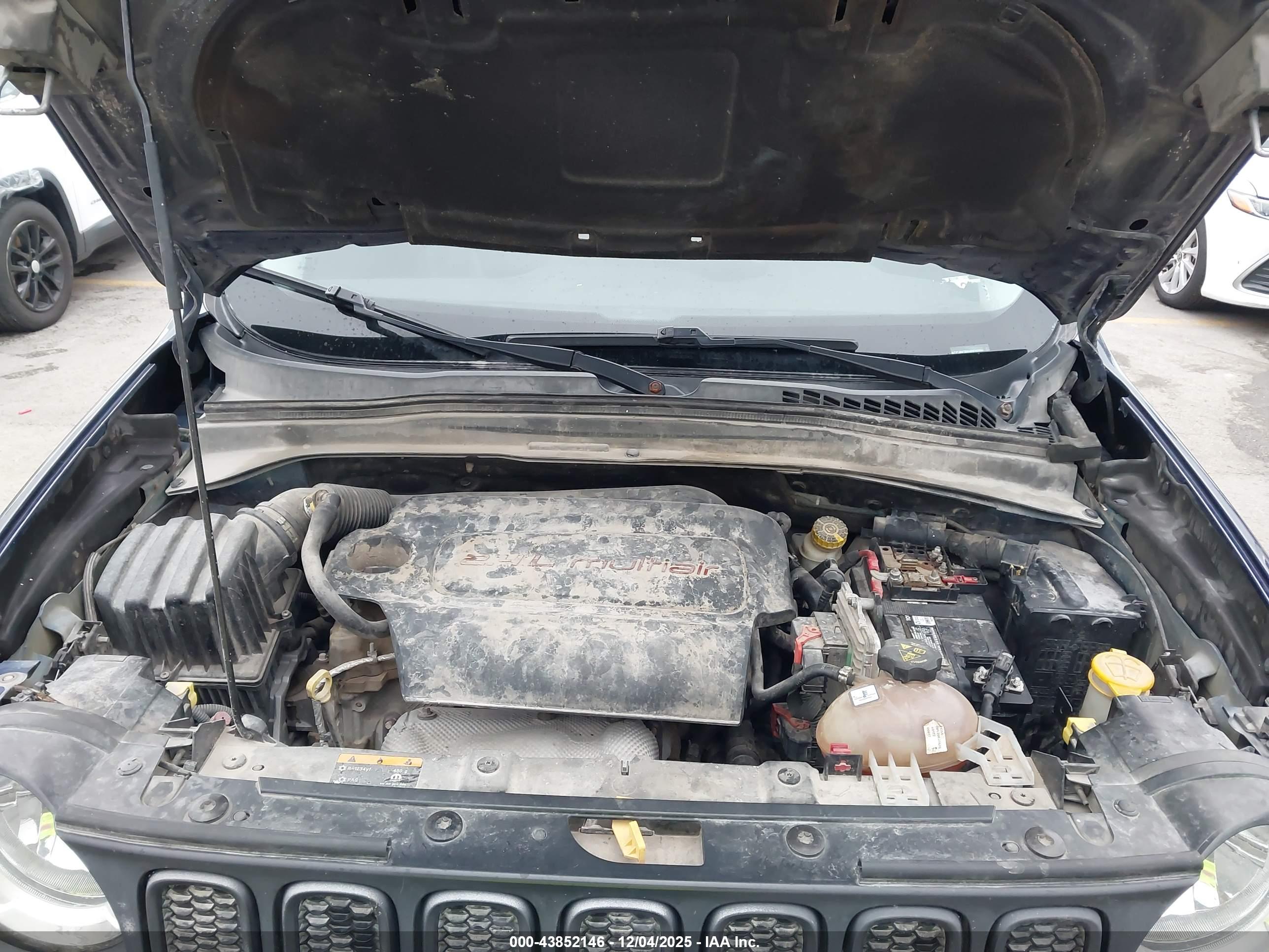JEEP RENEGADE image 10