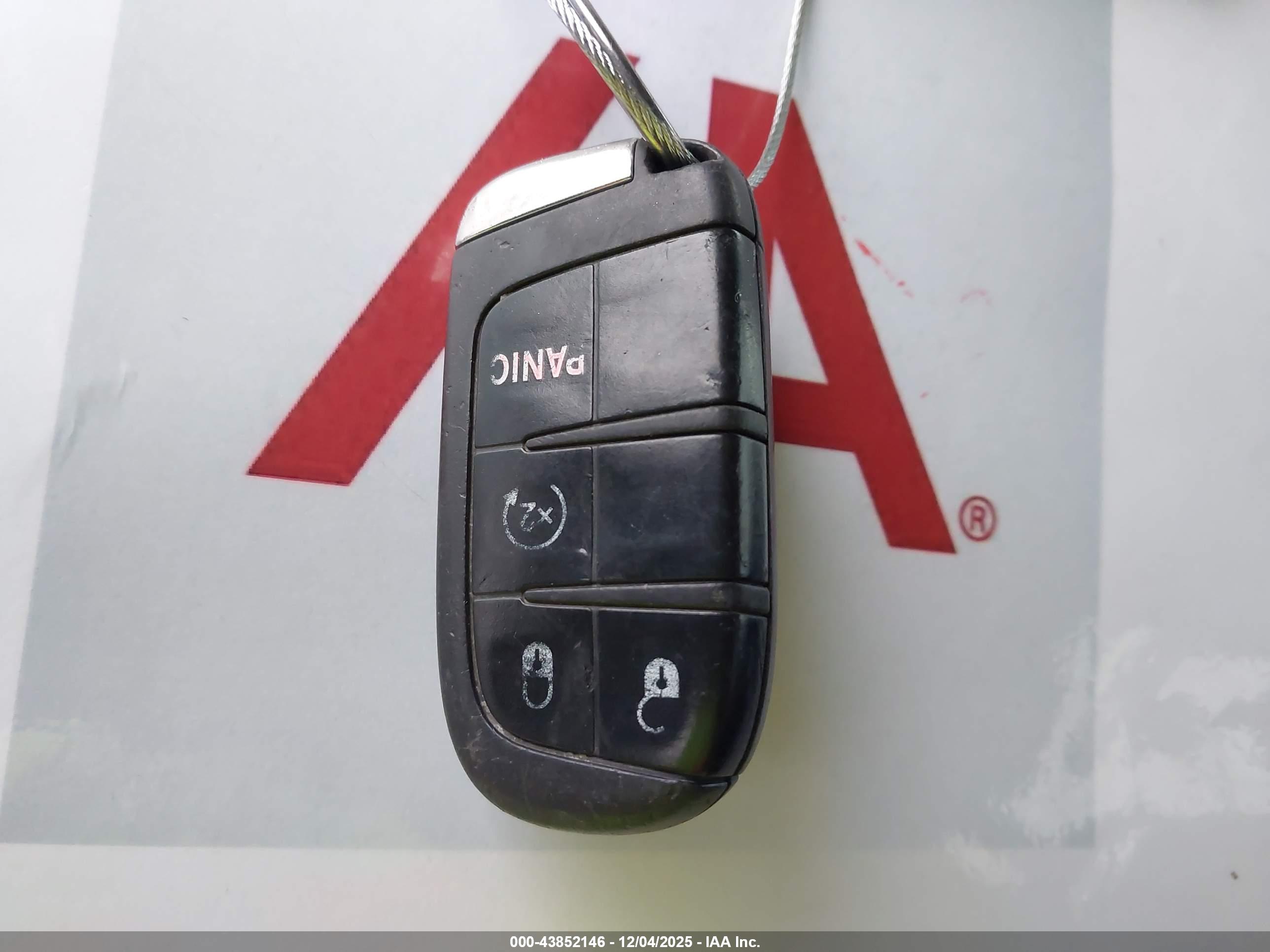 JEEP RENEGADE image 11