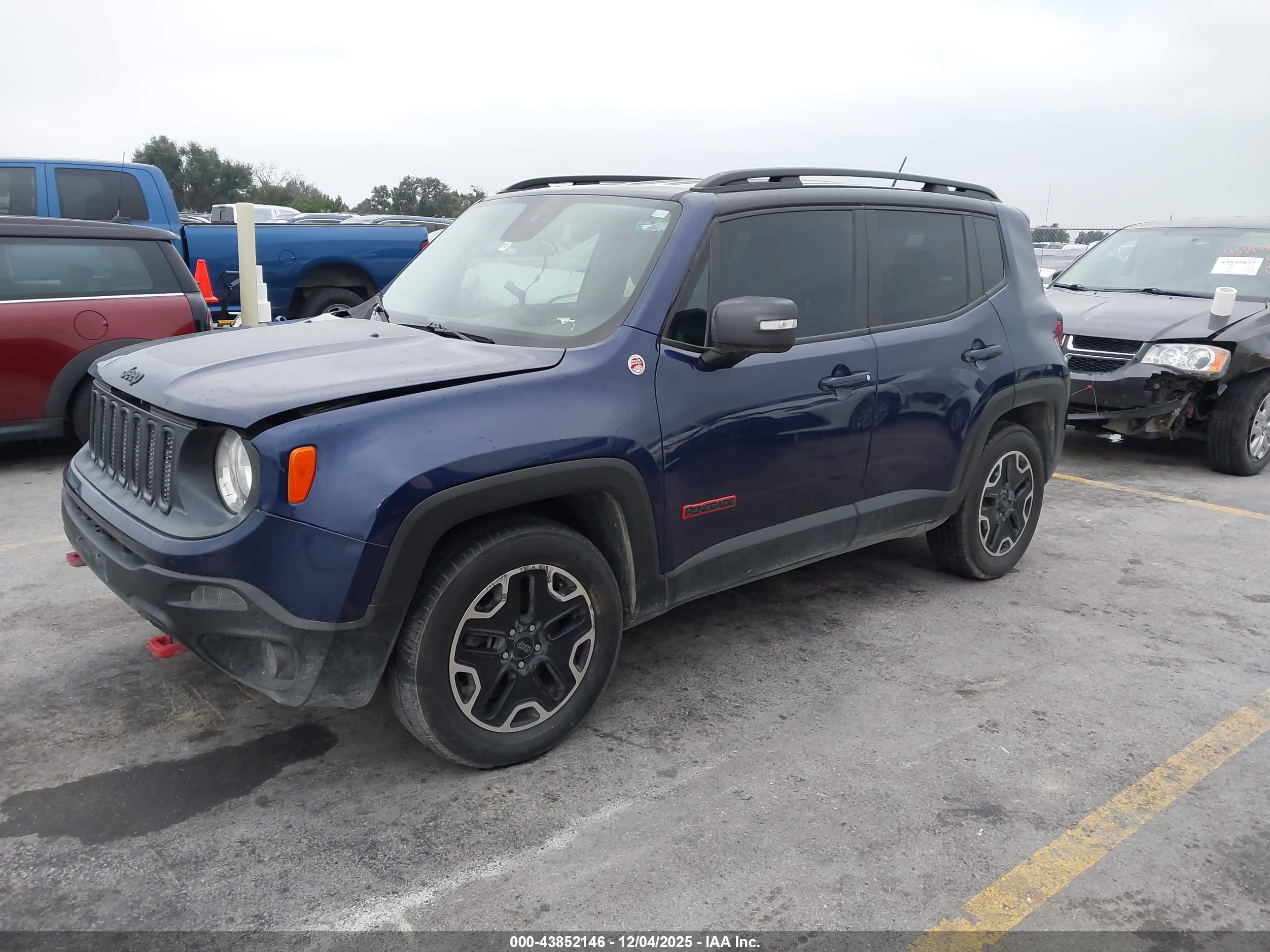 JEEP RENEGADE image 2