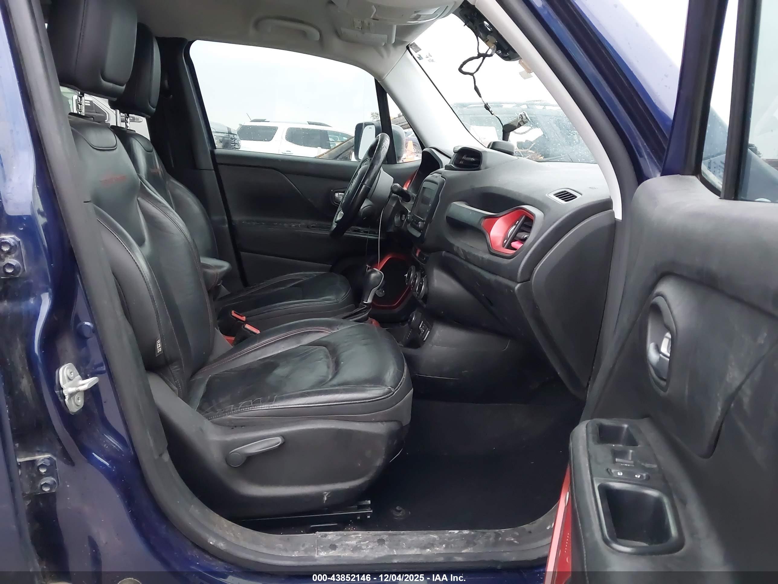 JEEP RENEGADE image 5