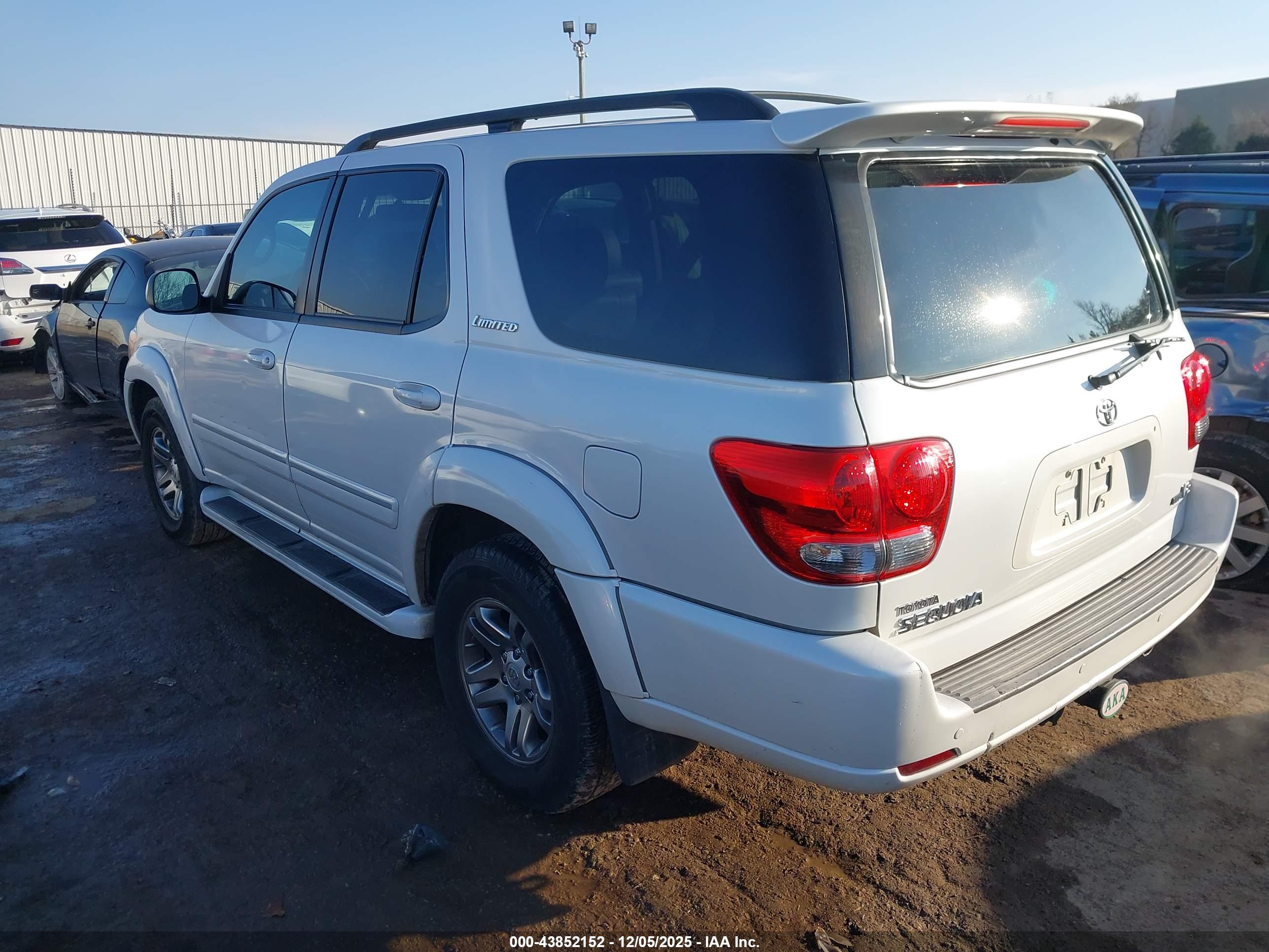 TOYOTA SEQUOIA image 3