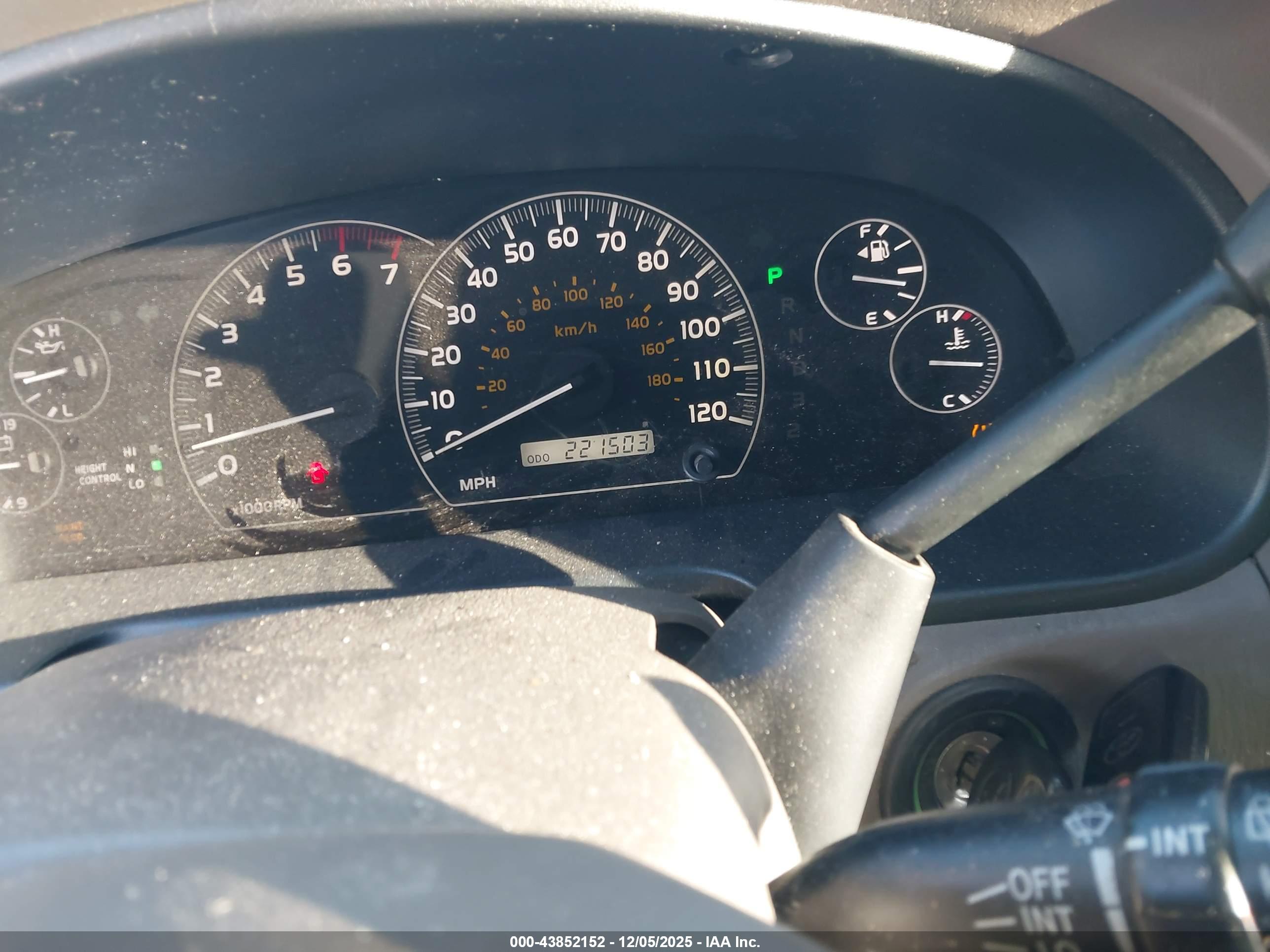 TOYOTA SEQUOIA image 7