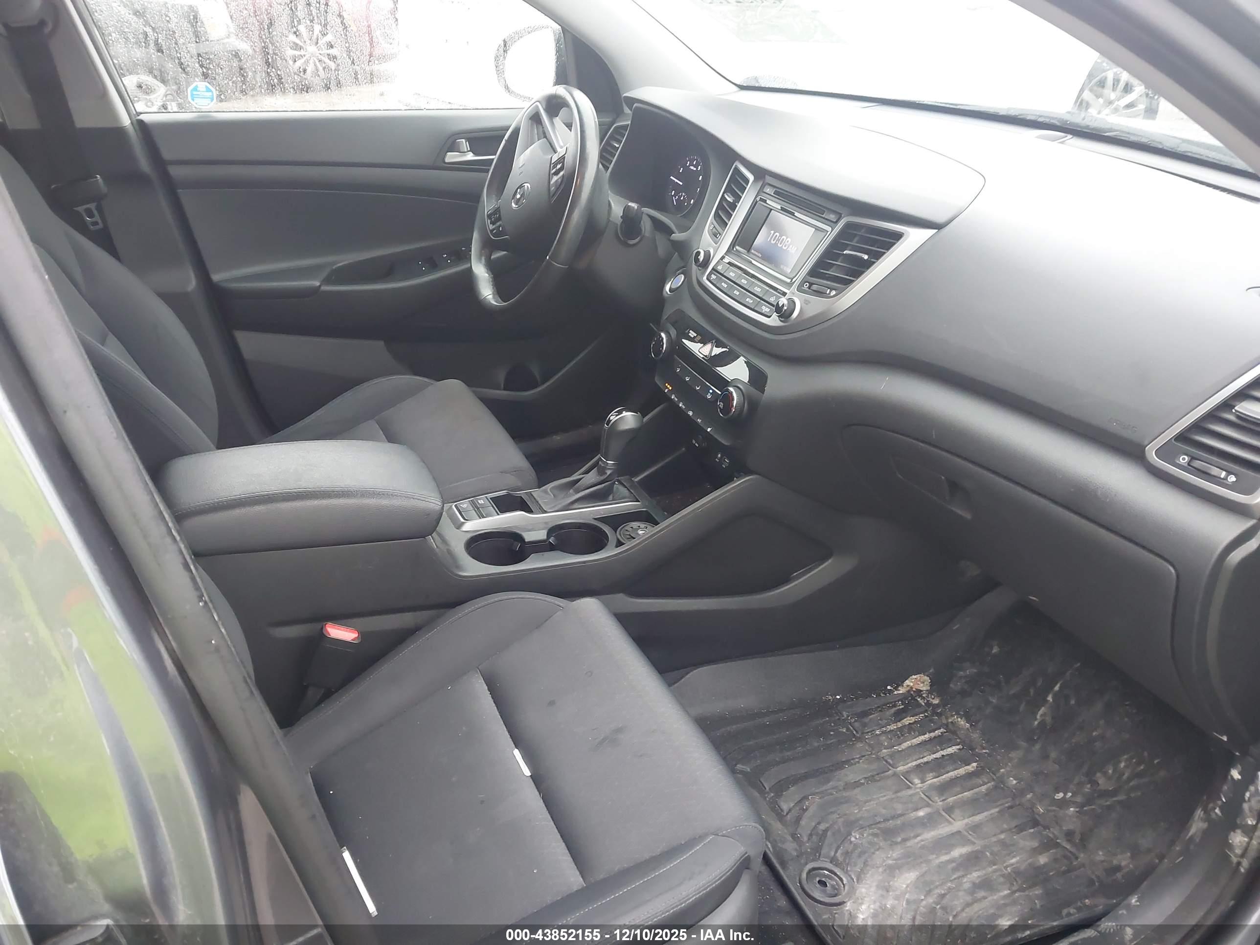 HYUNDAI TUCSON image 5