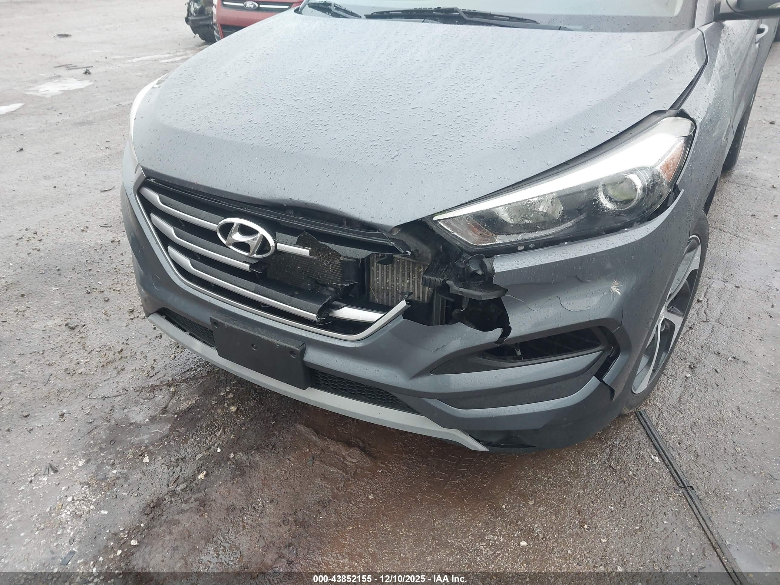 HYUNDAI TUCSON image 6