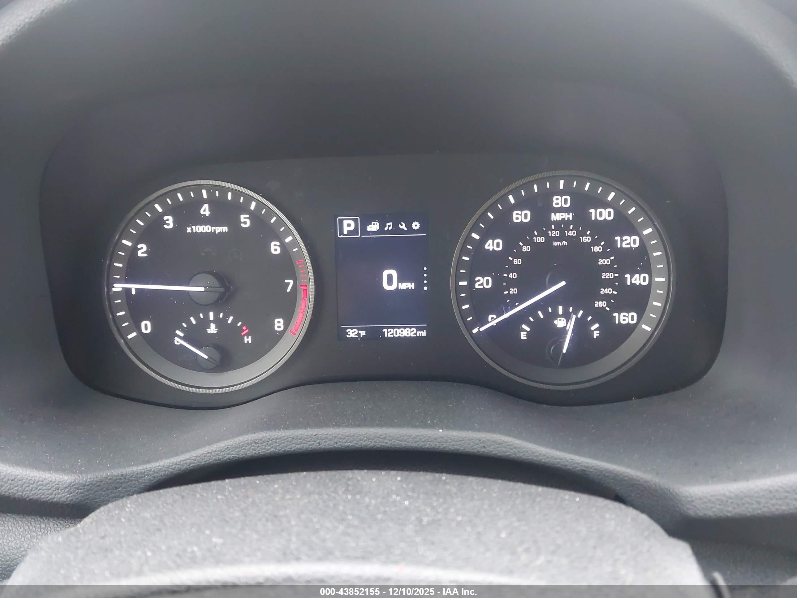 HYUNDAI TUCSON image 7