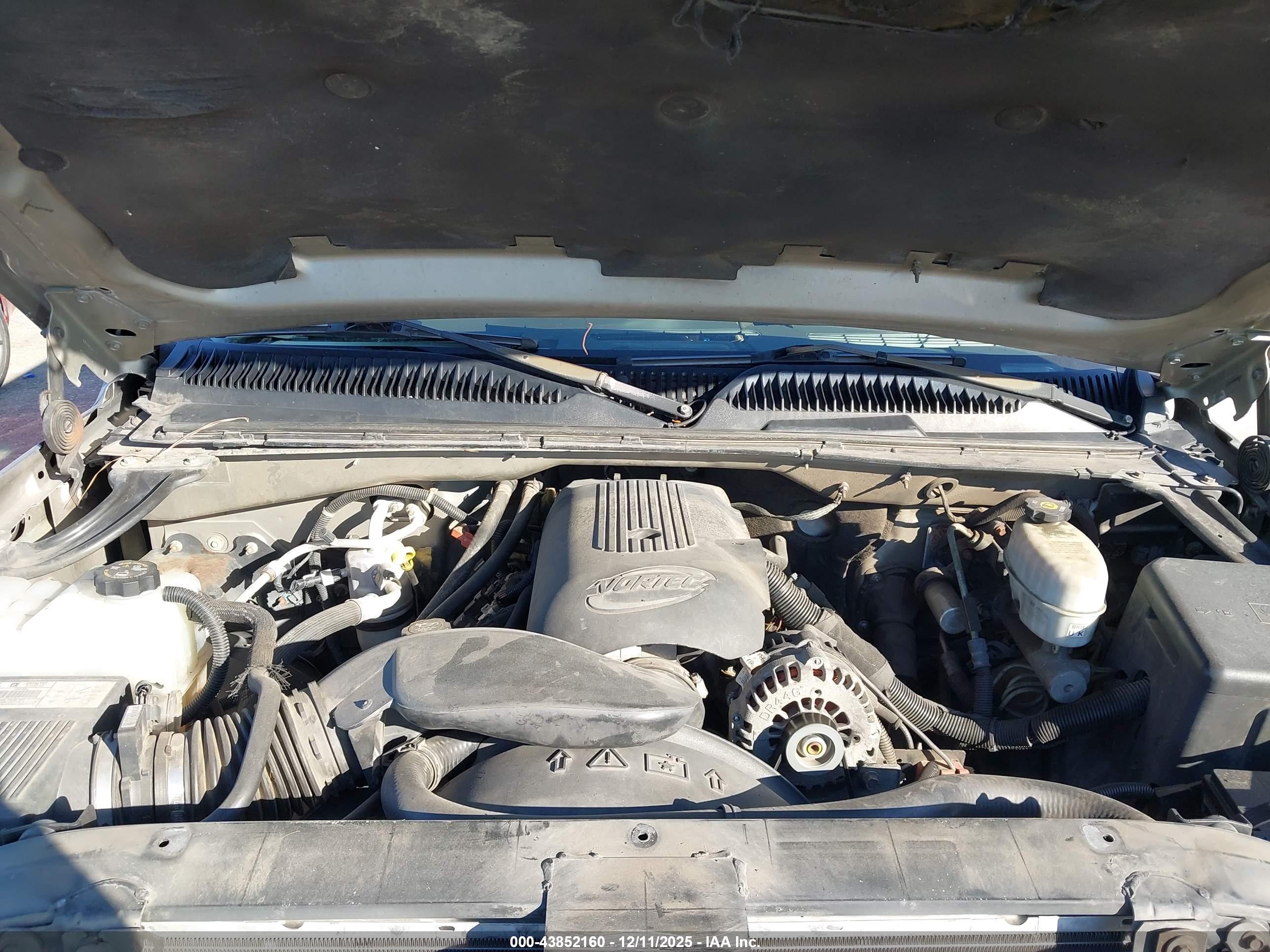 CHEVROLET SILVERADO image 10