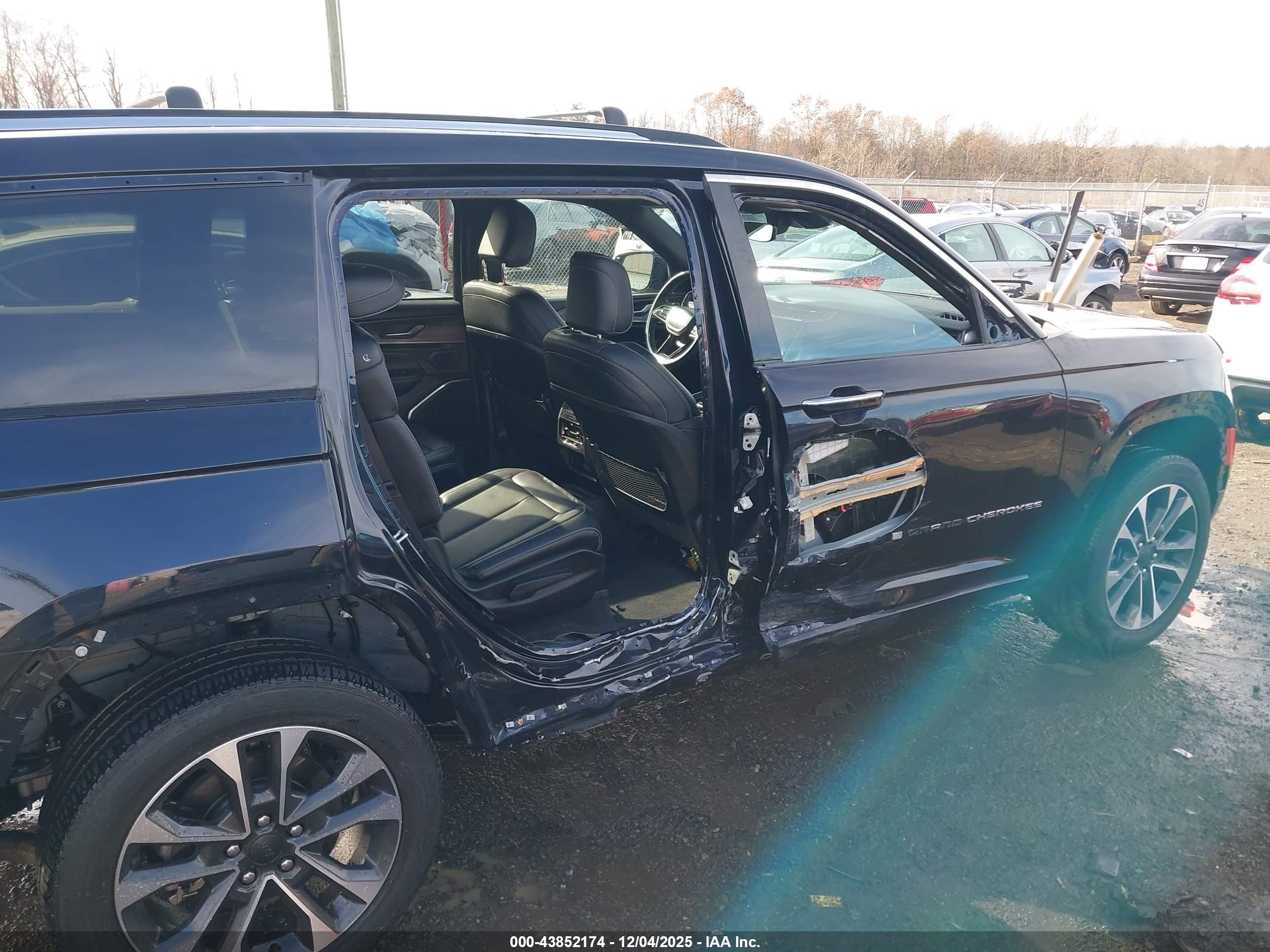 JEEP GRAND image 6