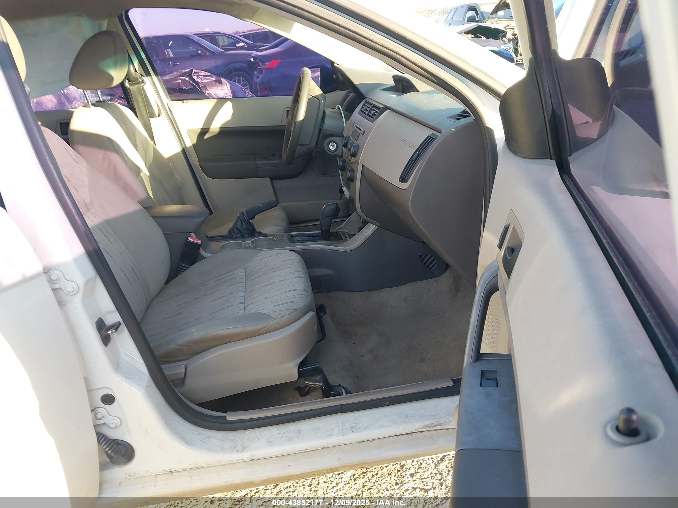 FORD FOCUS image 5