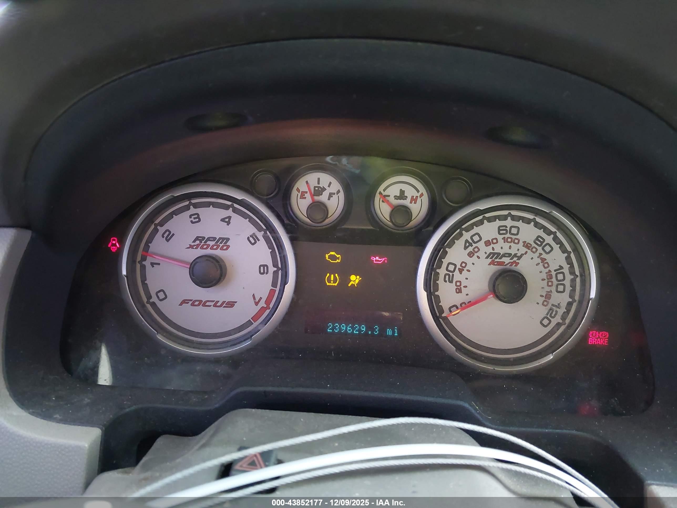 FORD FOCUS image 7