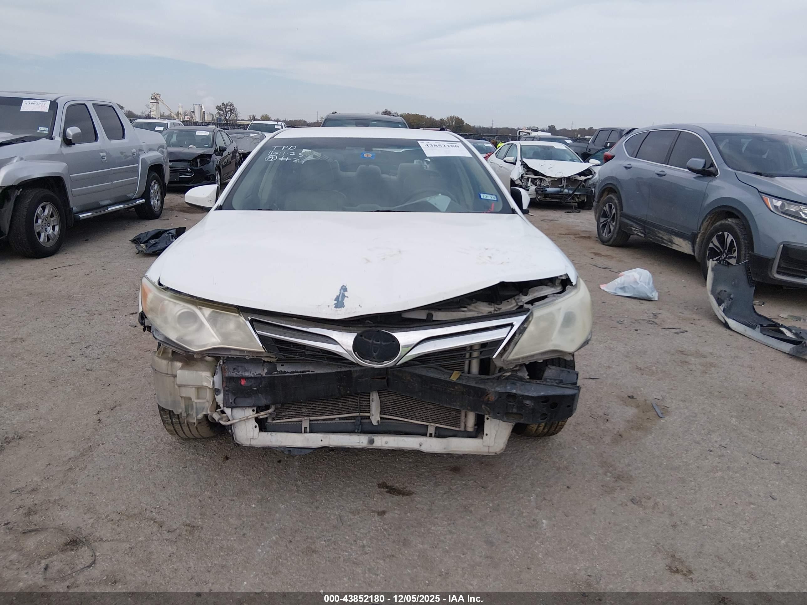 TOYOTA CAMRY image 6