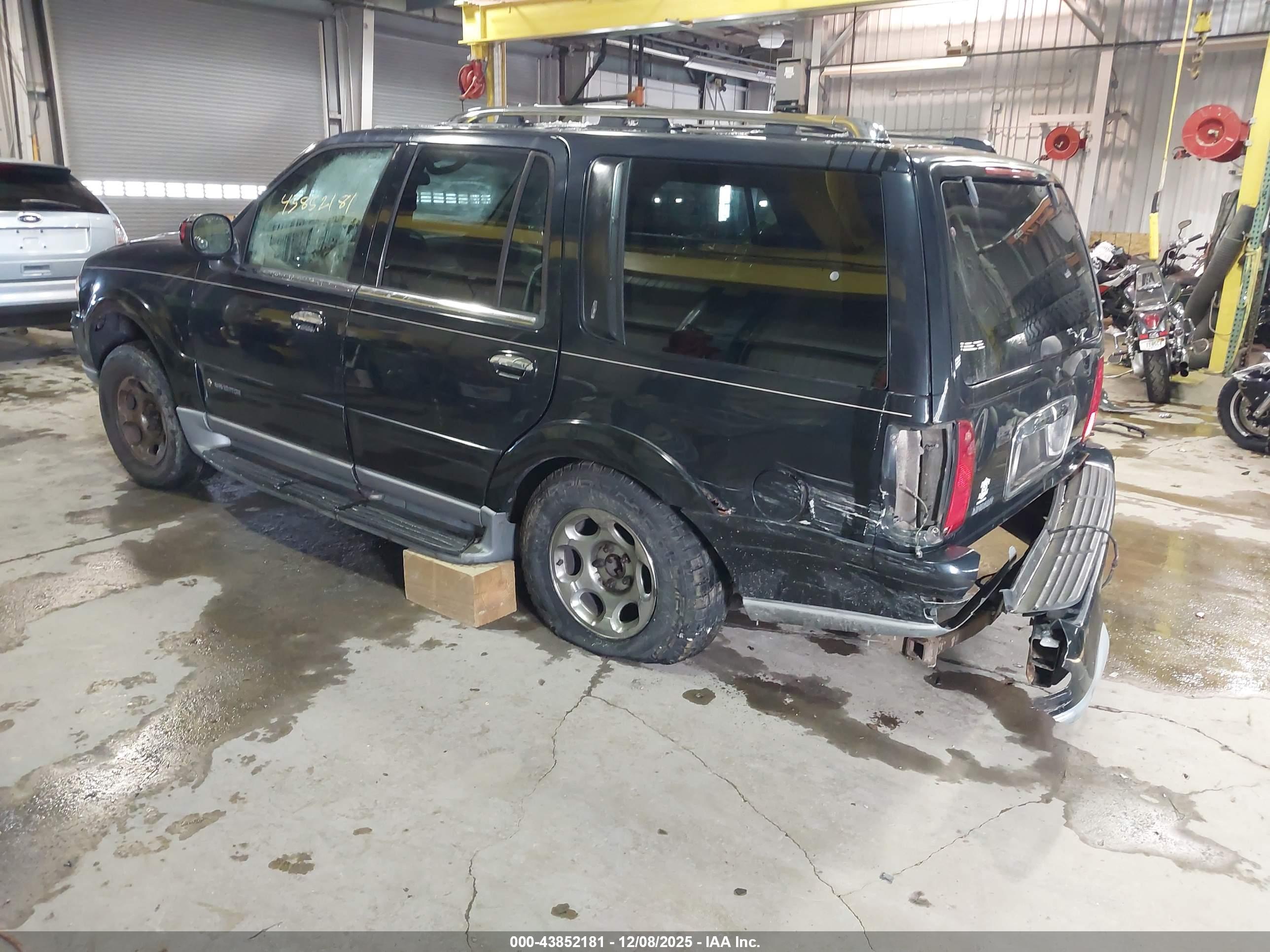 LINCOLN NAVIGATOR image 3