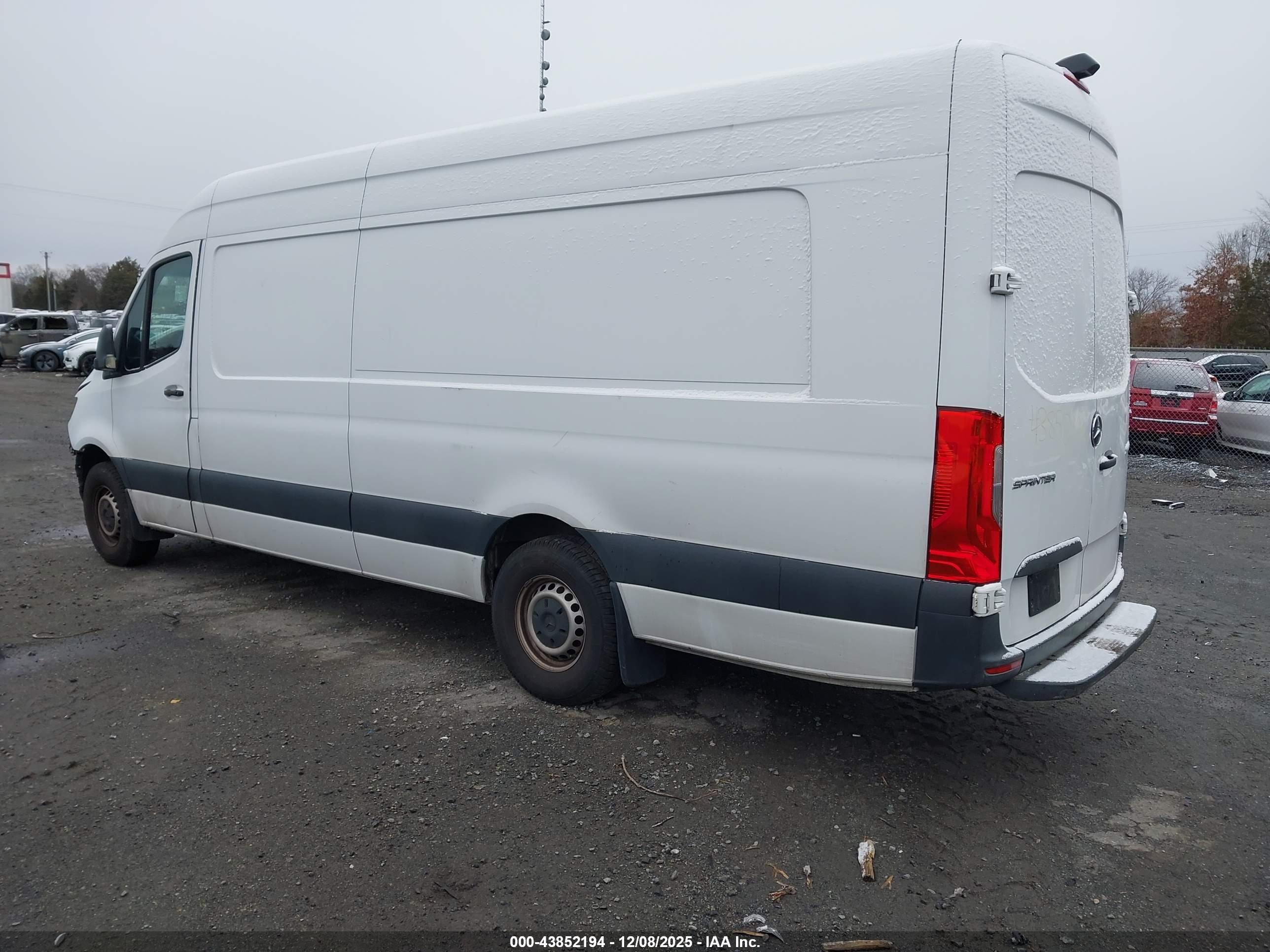 MERCEDES-BENZ SPRINTER image 3