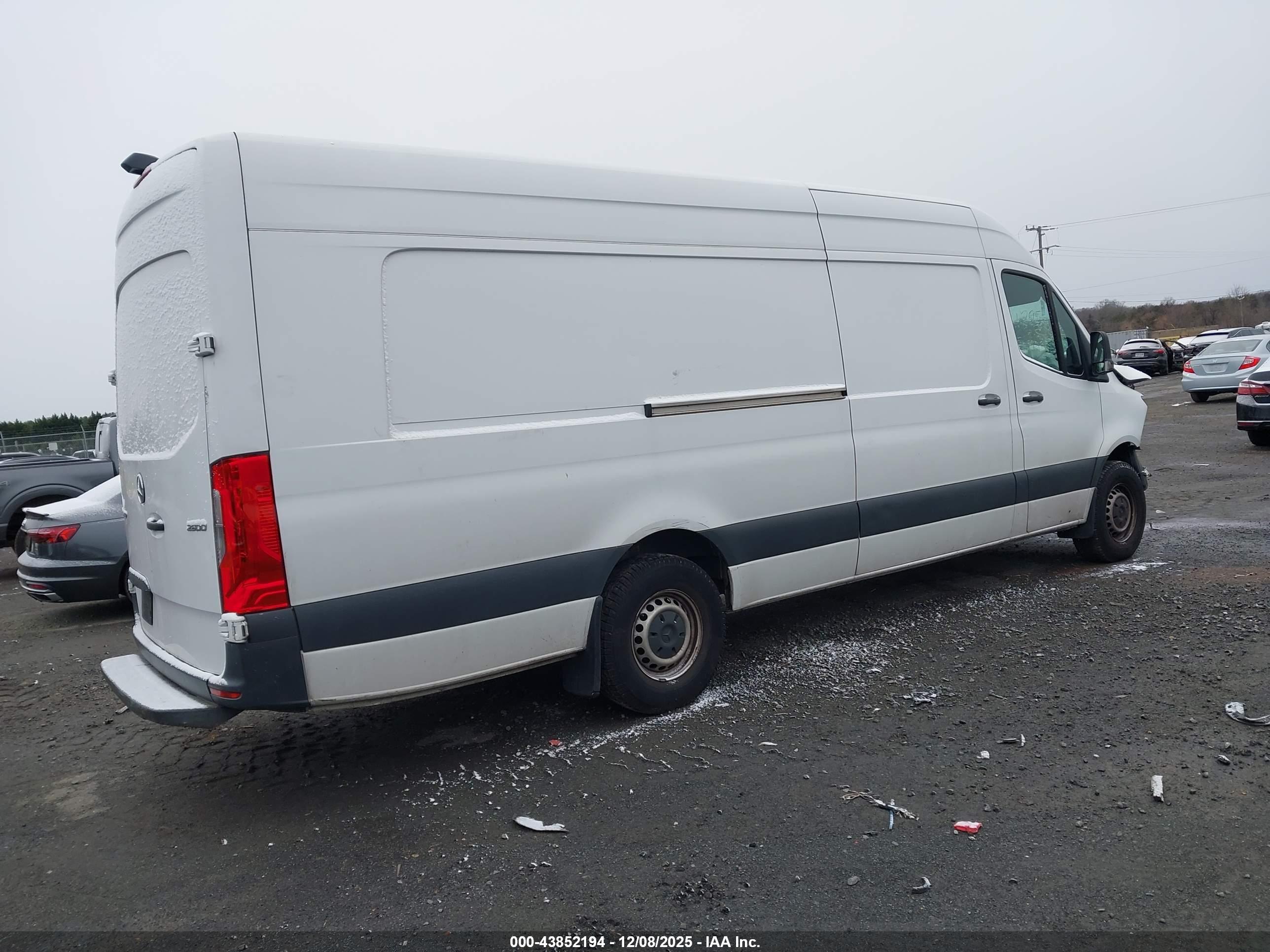 MERCEDES-BENZ SPRINTER image 4