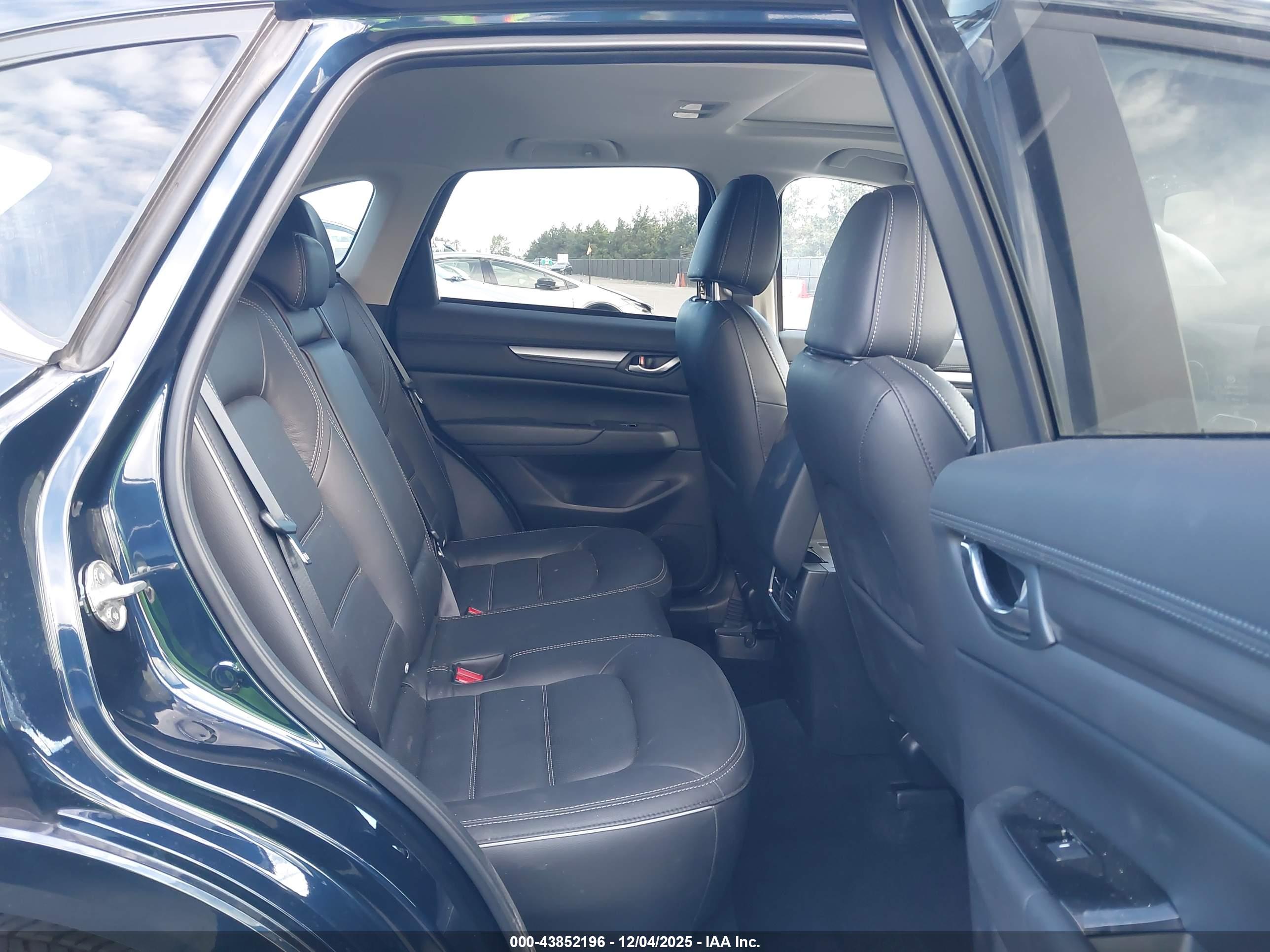 MAZDA CX-5 image 8