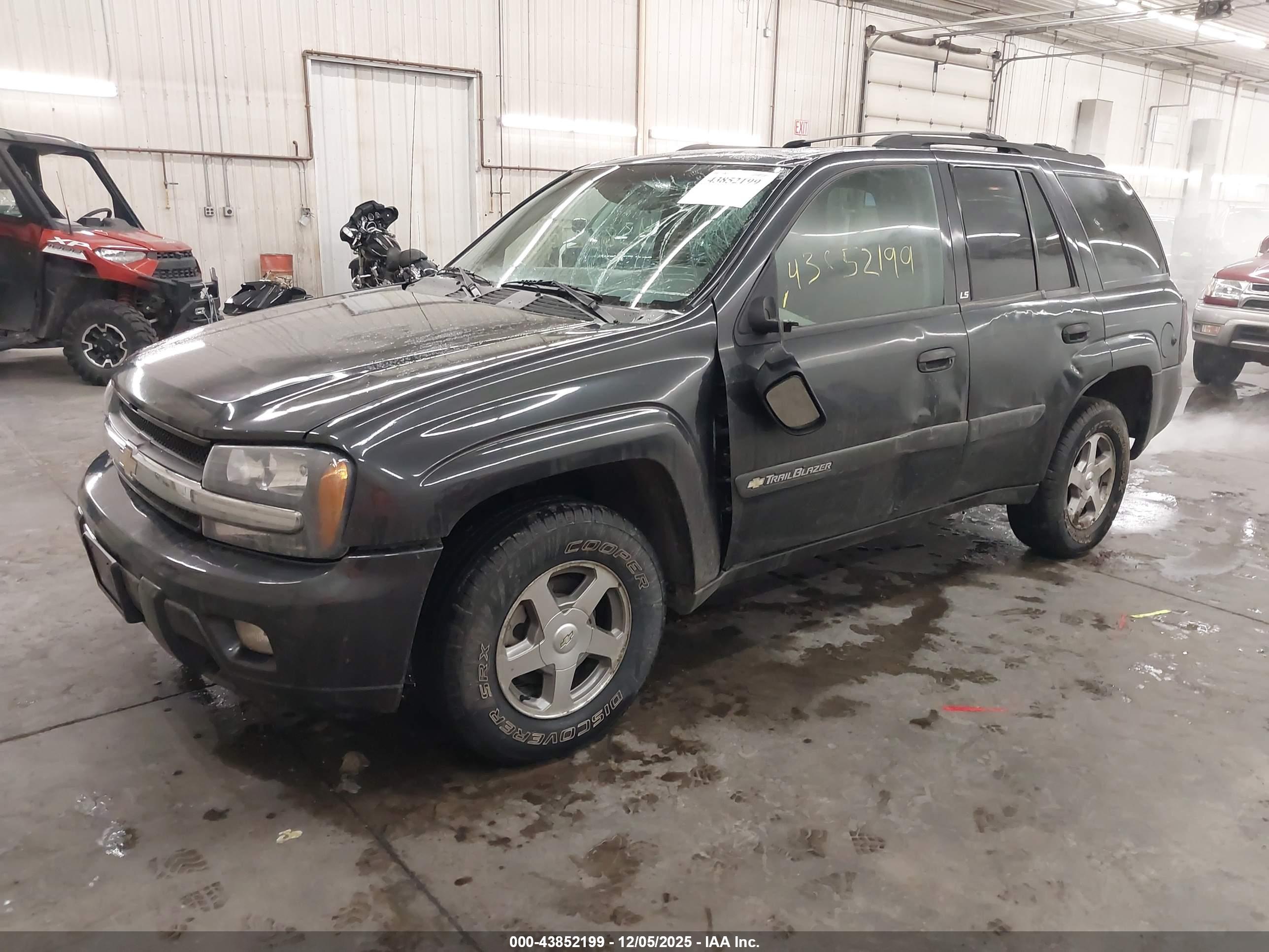 CHEVROLET TRAILBLAZER image 2