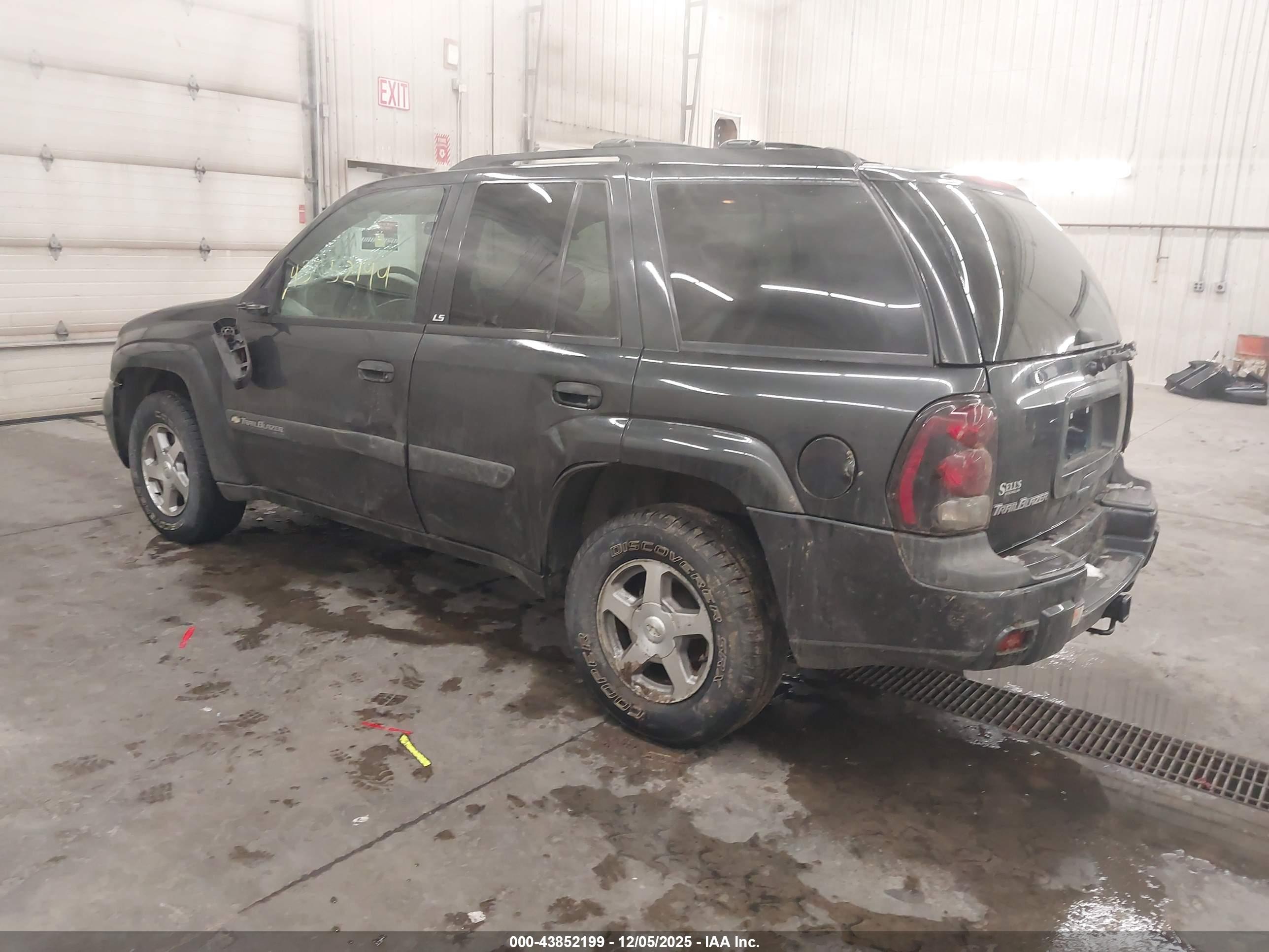 CHEVROLET TRAILBLAZER image 3