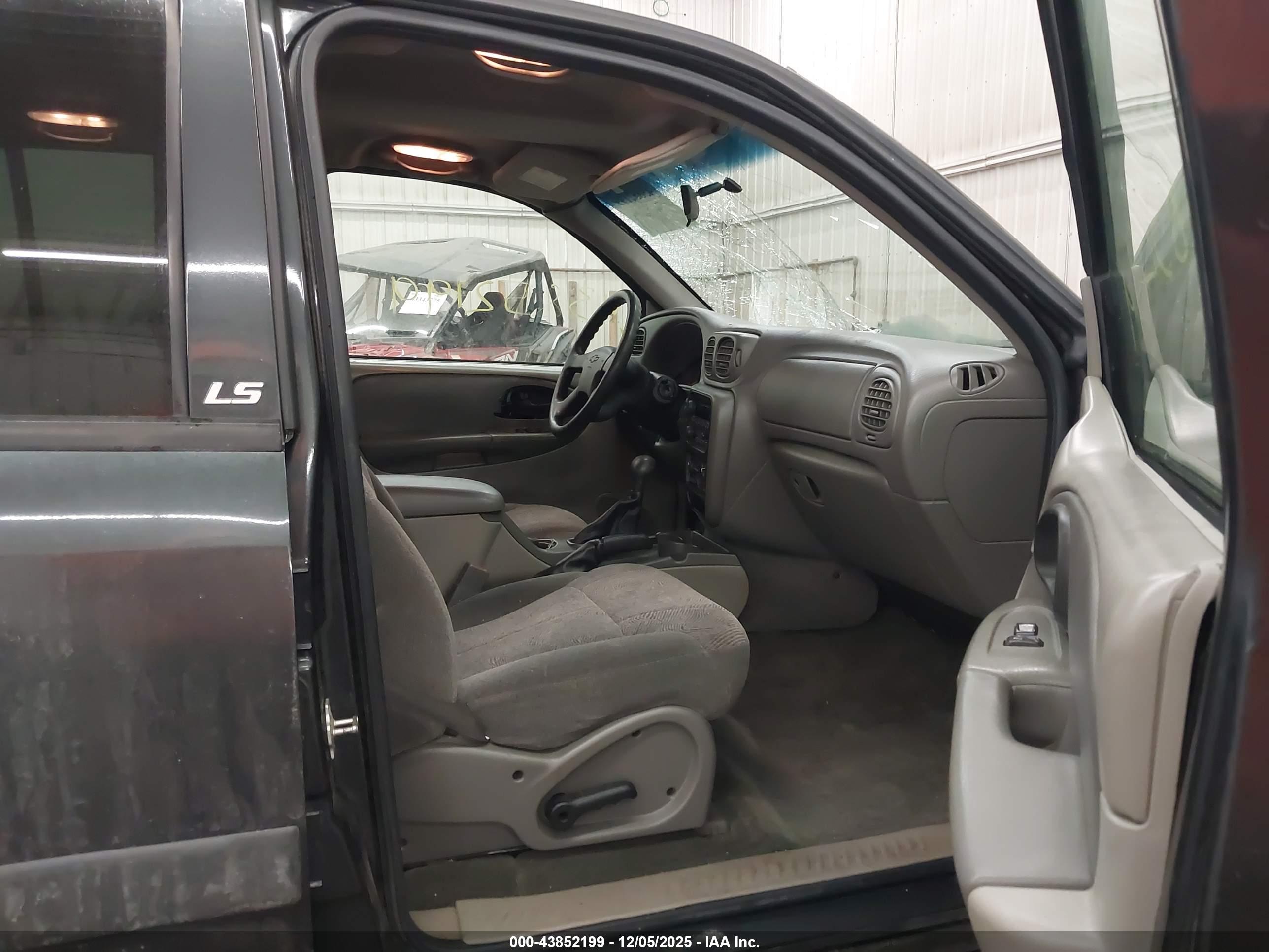 CHEVROLET TRAILBLAZER image 5