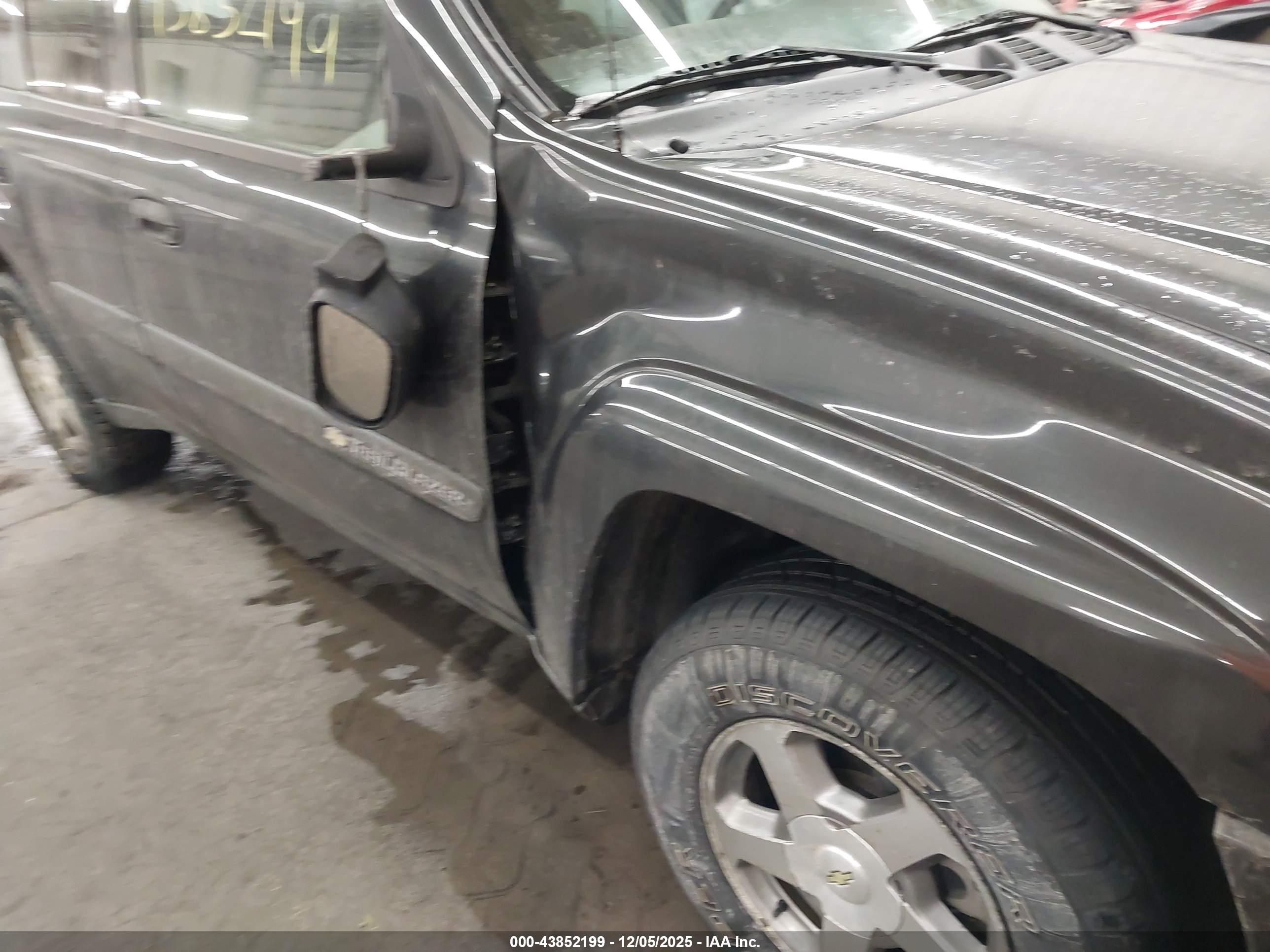 CHEVROLET TRAILBLAZER image 6