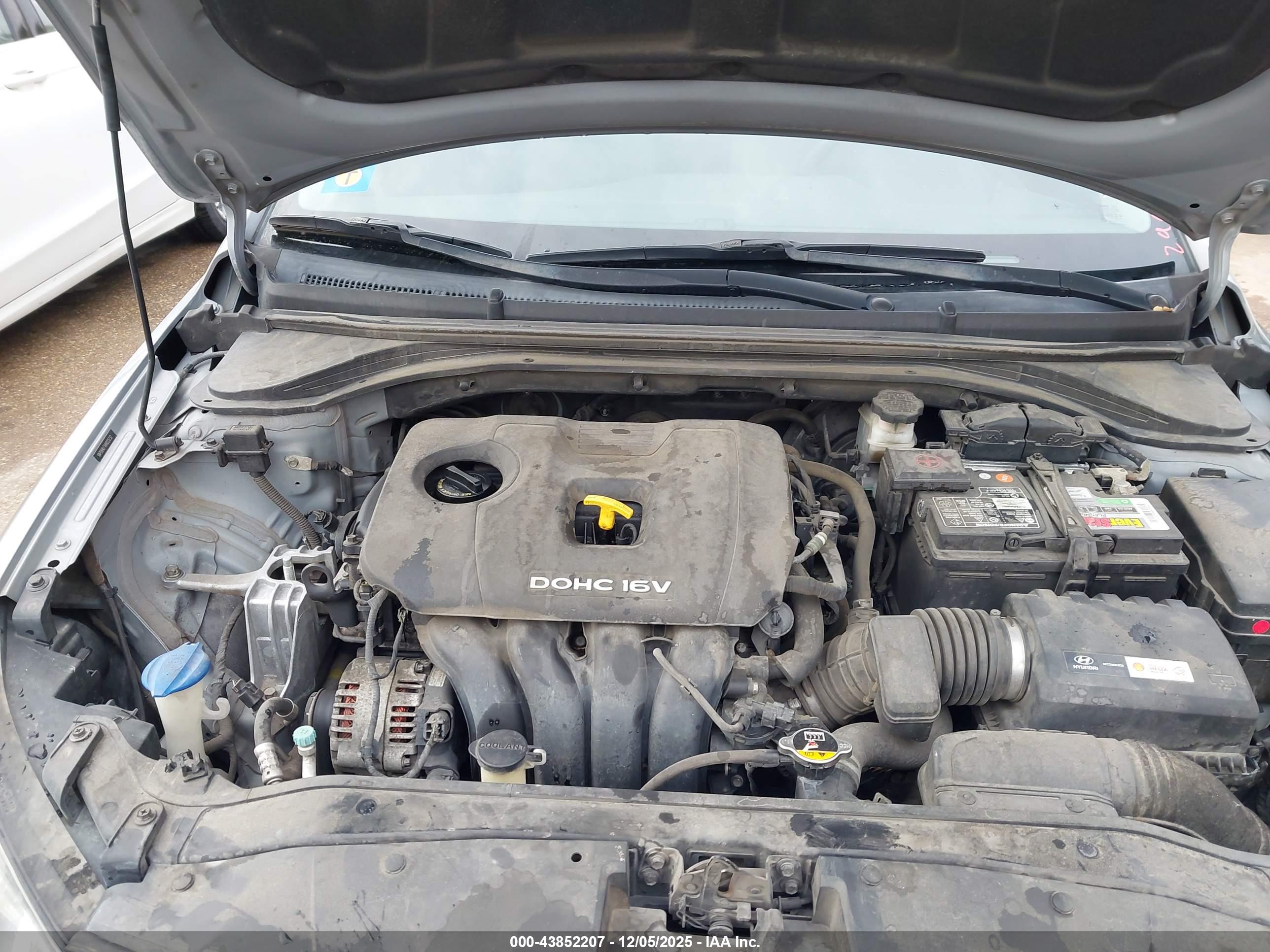 HYUNDAI ELANTRA image 10