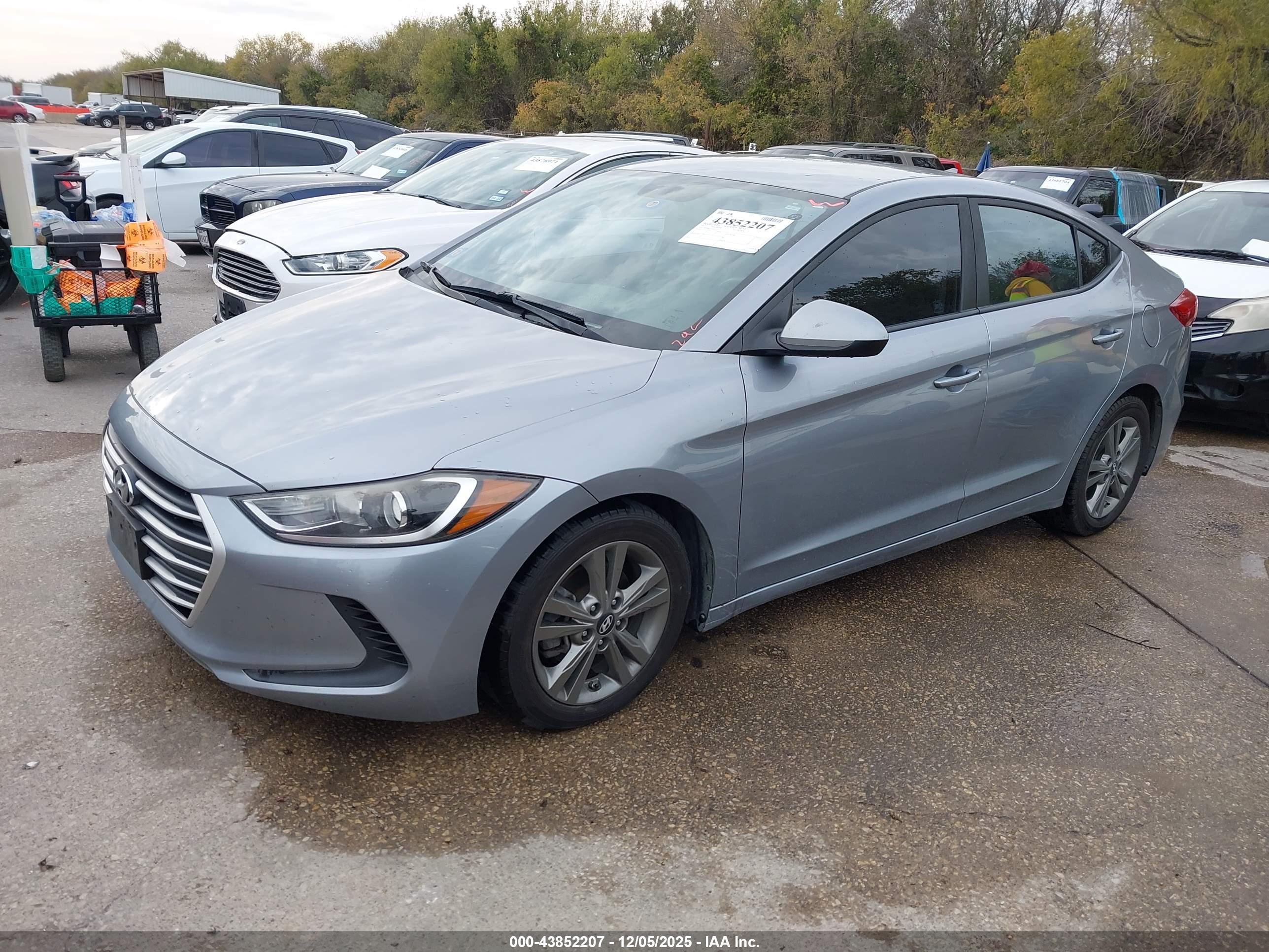 HYUNDAI ELANTRA image 2