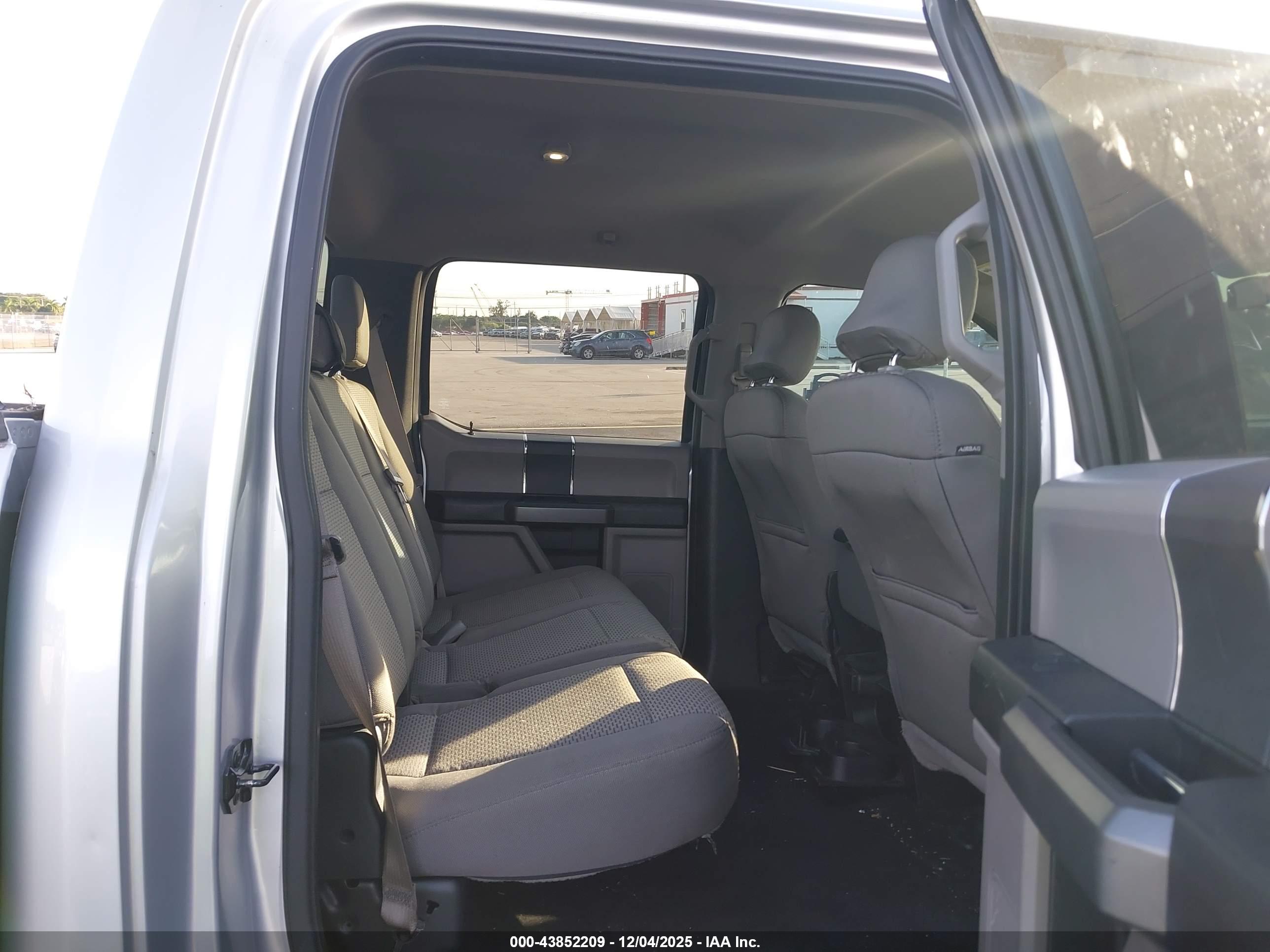 FORD F-150 image 8