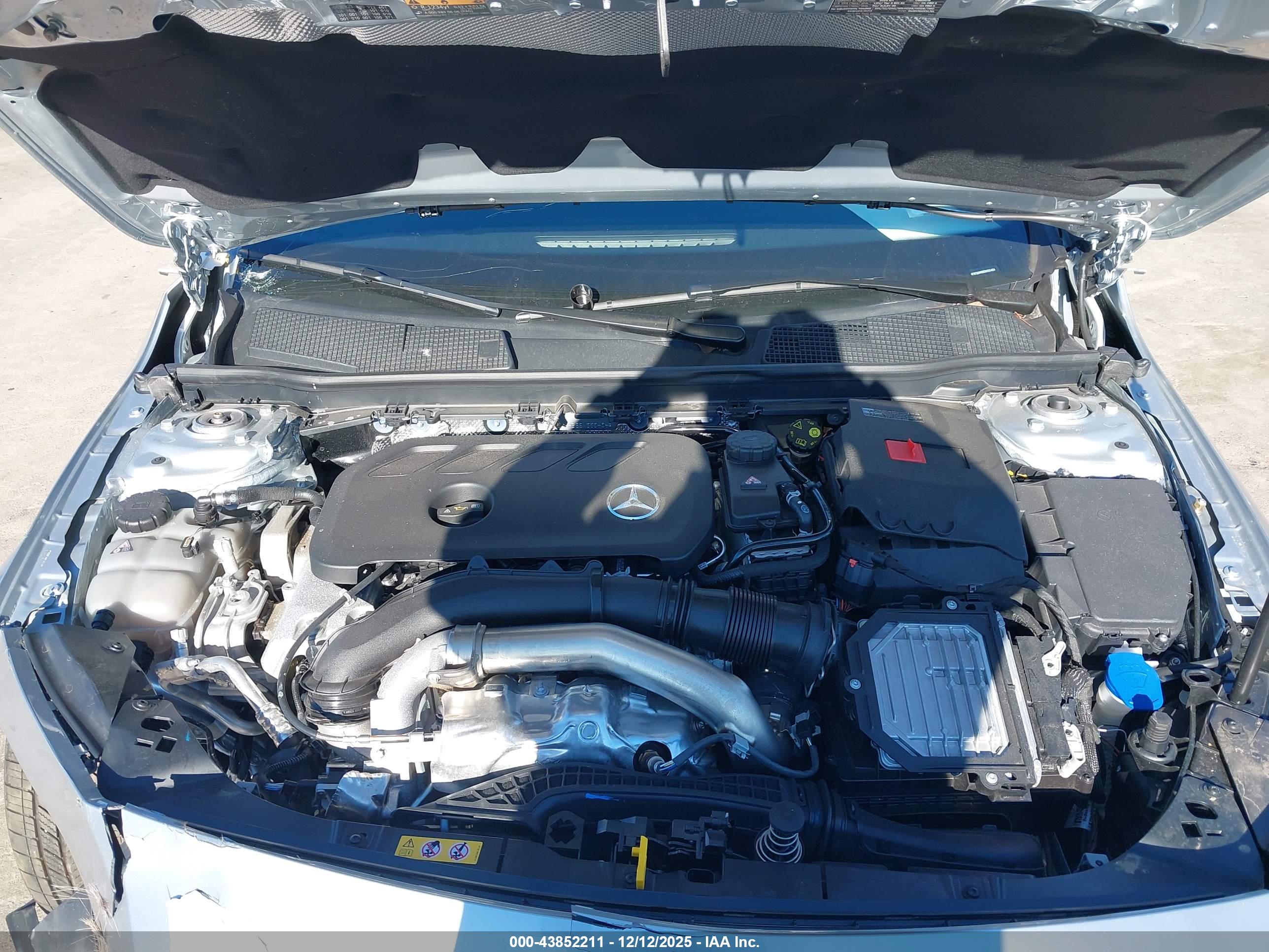 MERCEDES-BENZ CLA image 10