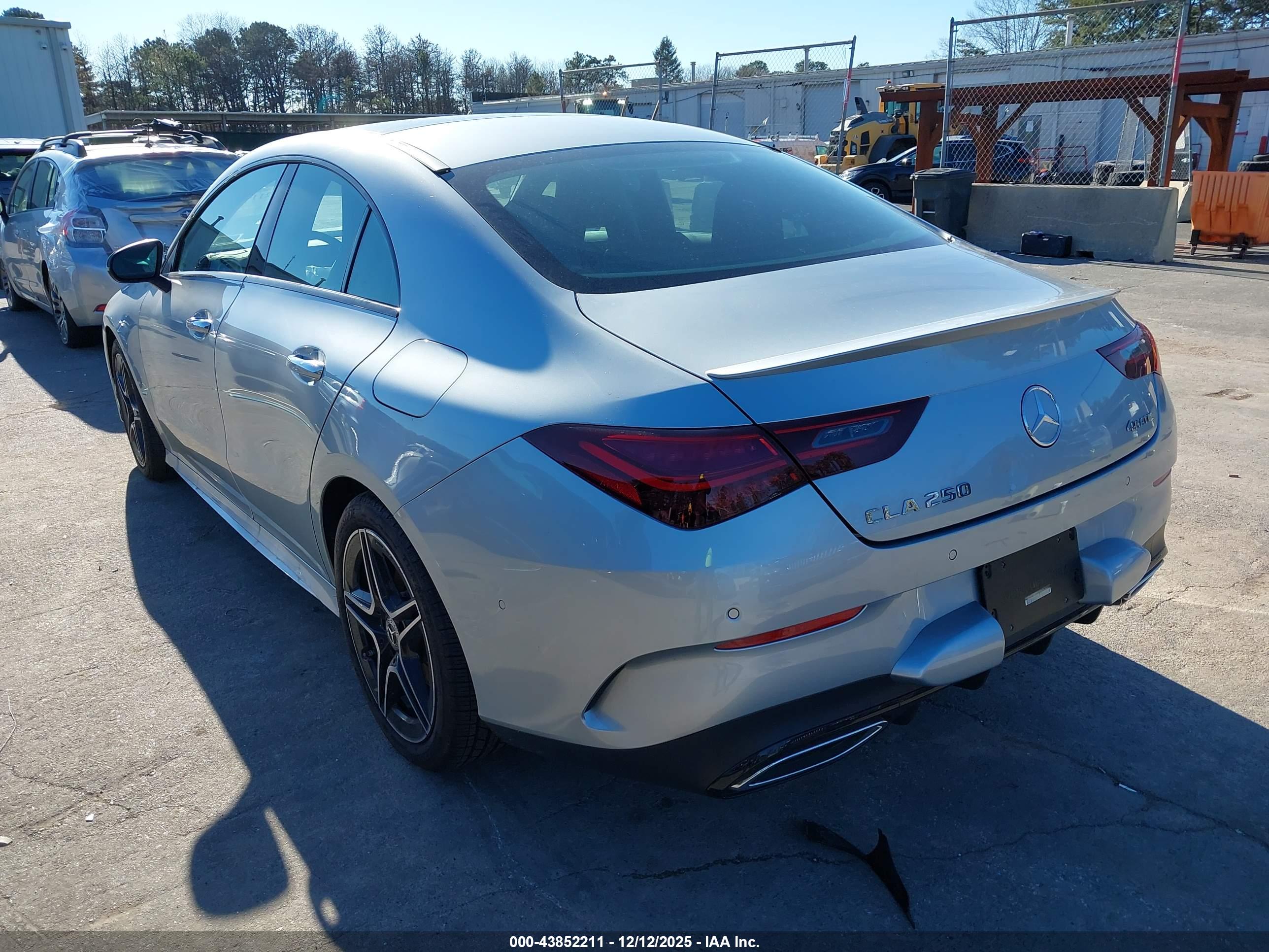 MERCEDES-BENZ CLA image 3