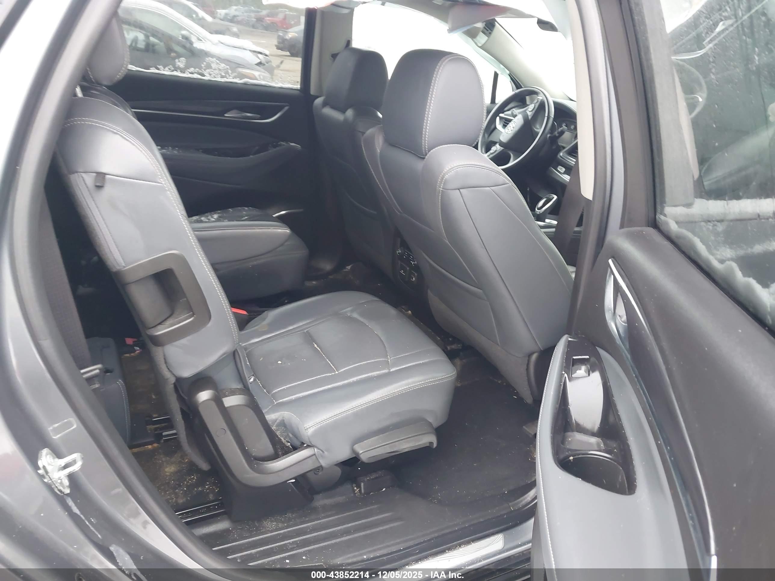 BUICK ENCLAVE image 8