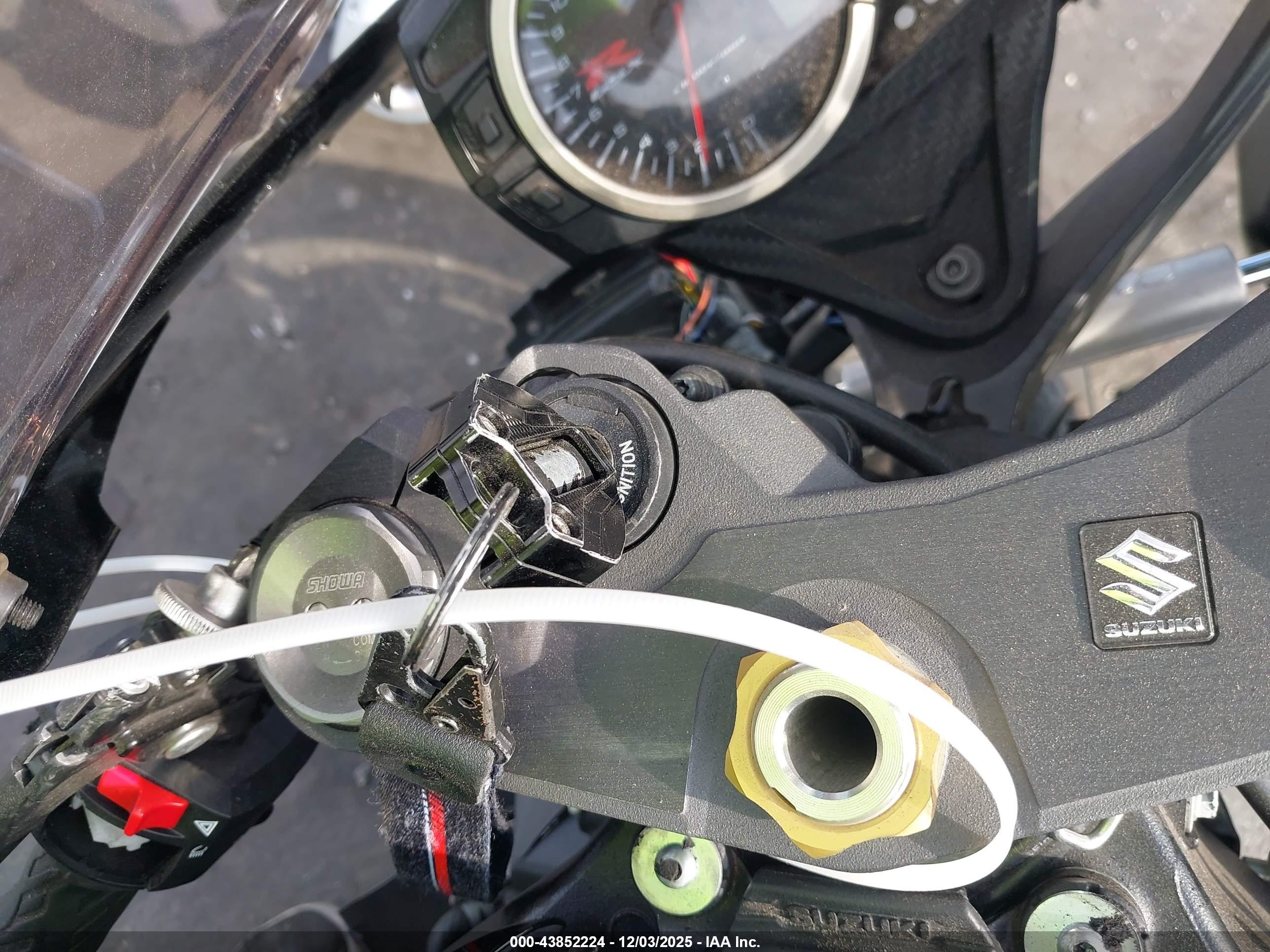 SUZUKI GSX-R600 image 11