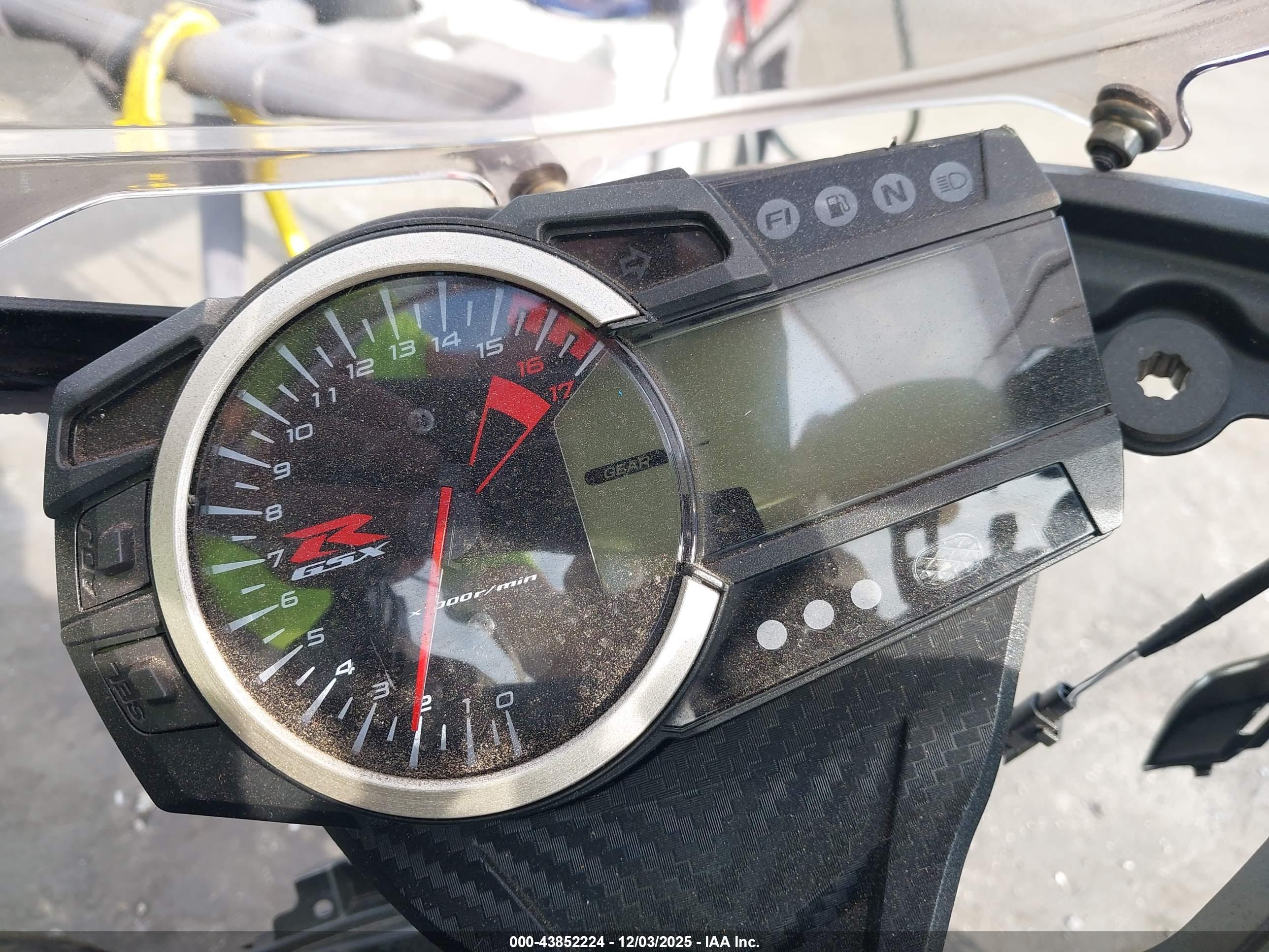 SUZUKI GSX-R600 image 7