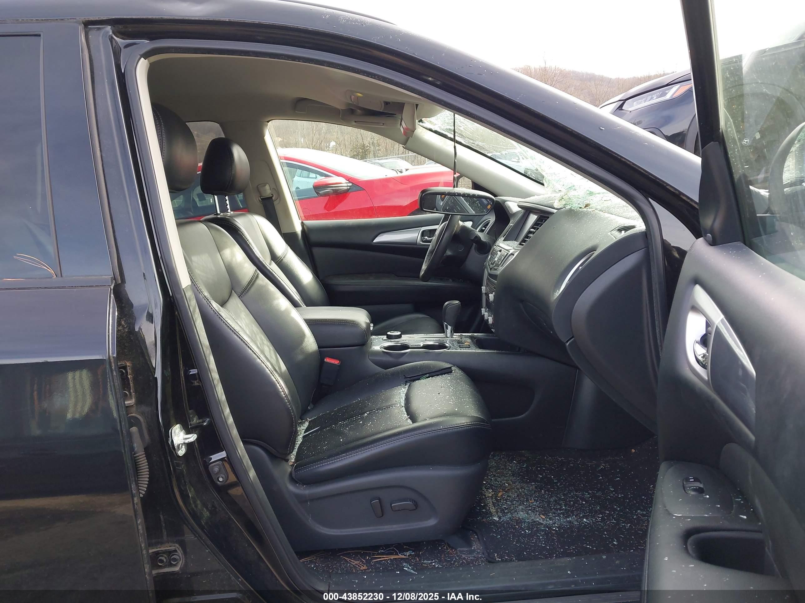 NISSAN PATHFINDER image 5