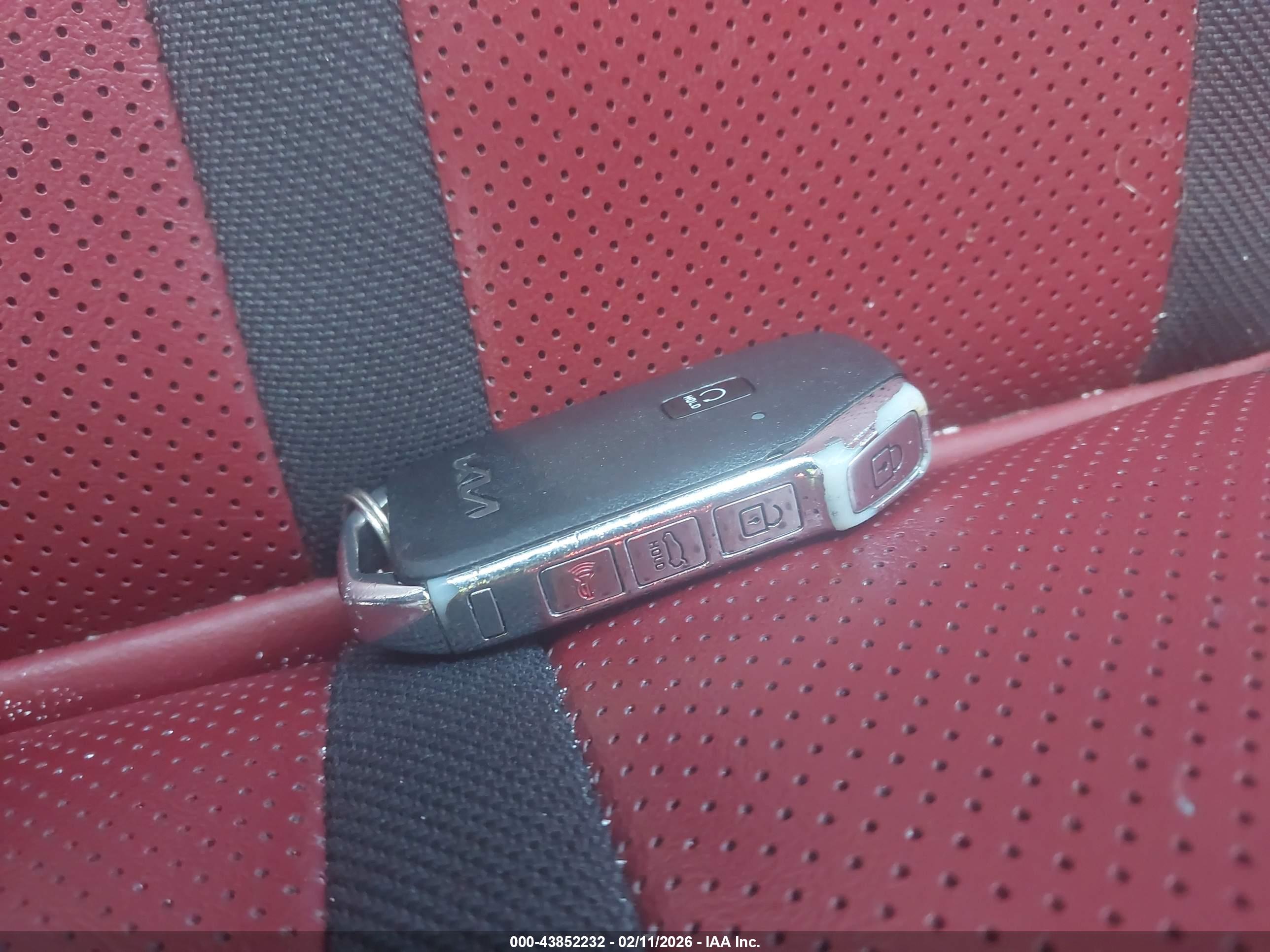 KIA K5 image 11