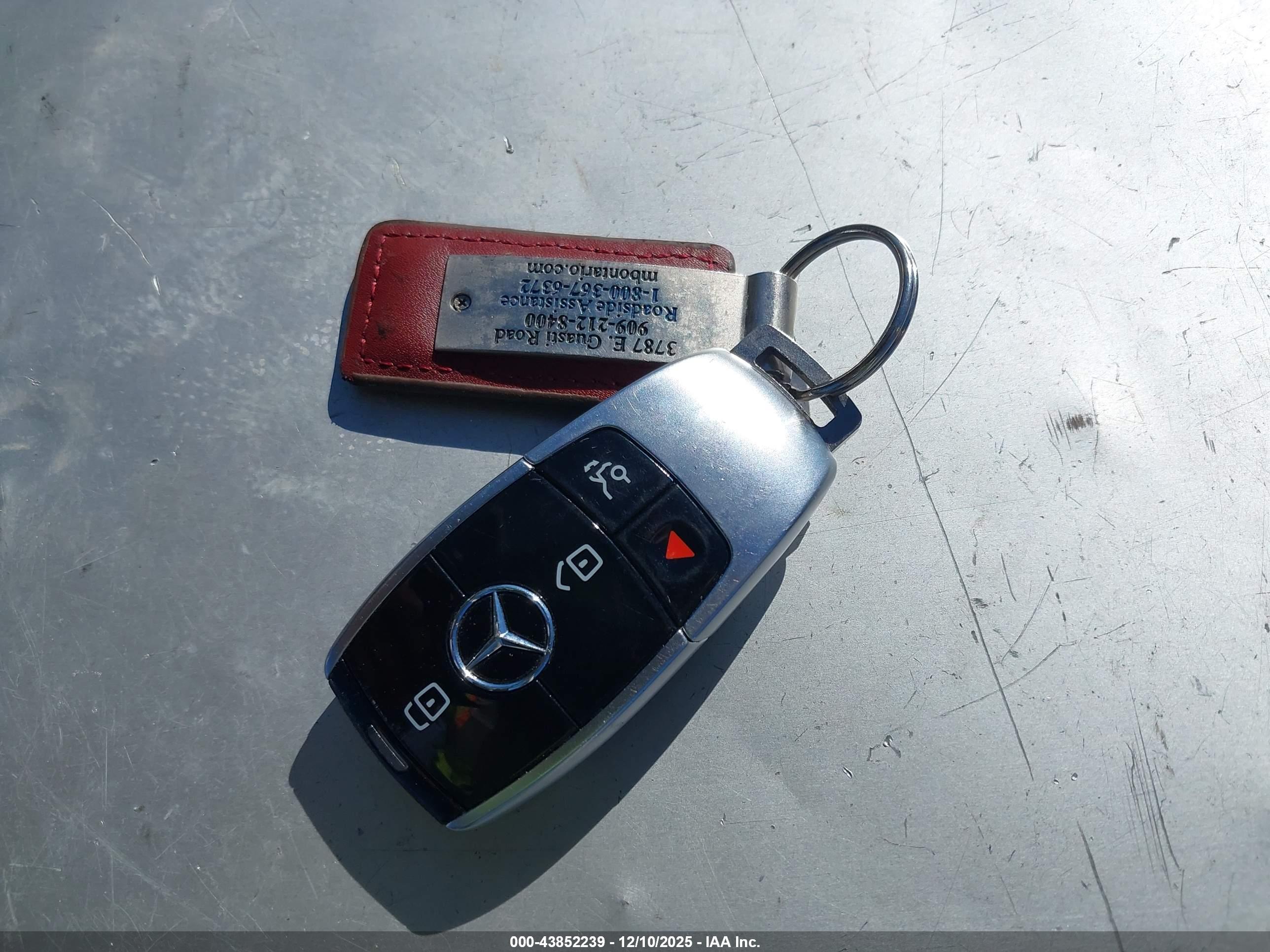 MERCEDES-BENZ E image 11