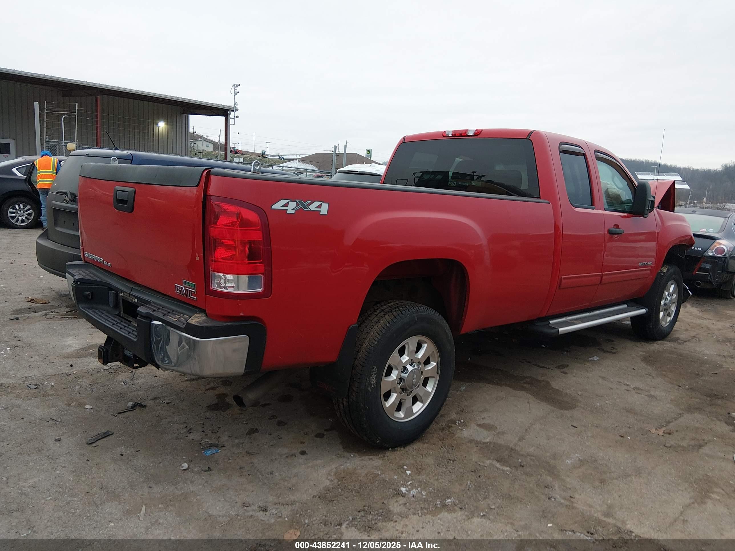 GMC SIERRA image 4
