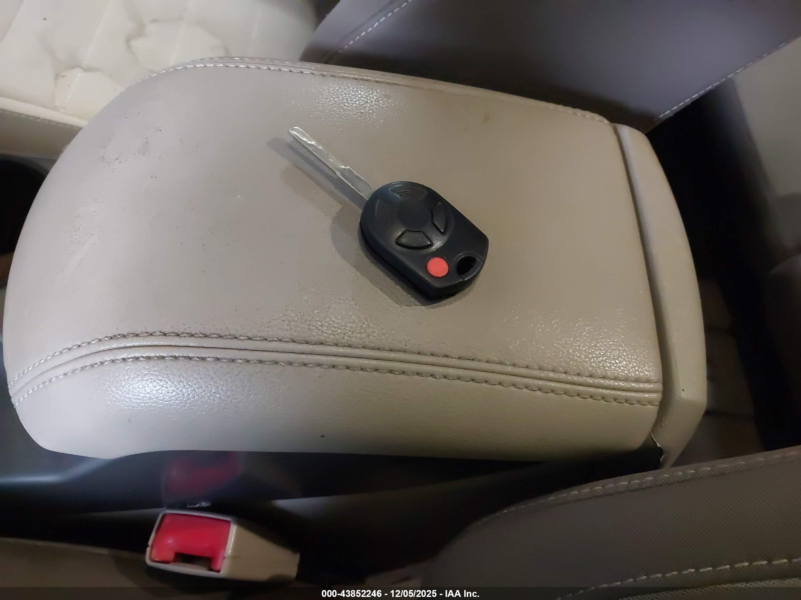 FORD ESCAPE image 11