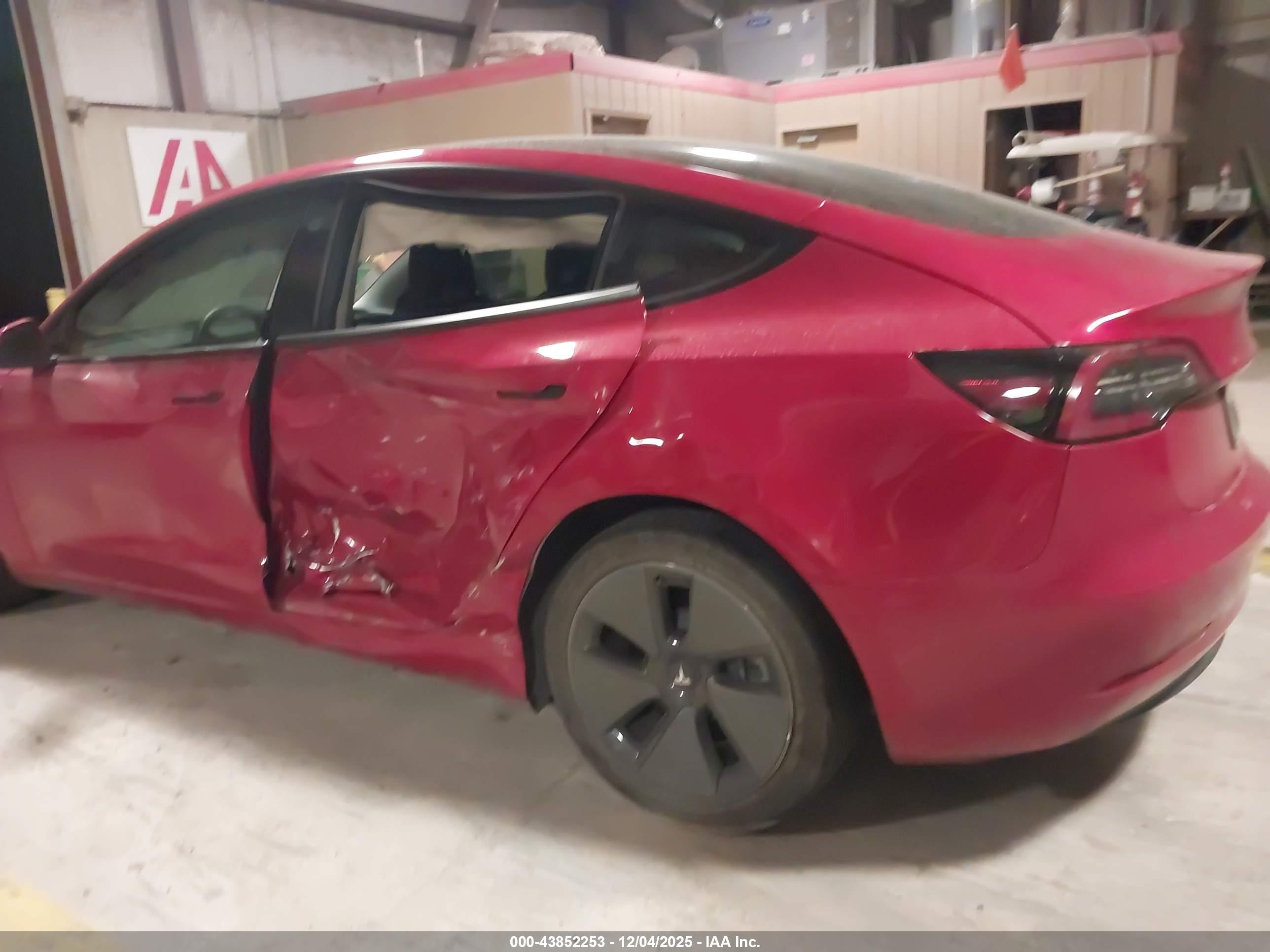 TESLA MODEL image 6