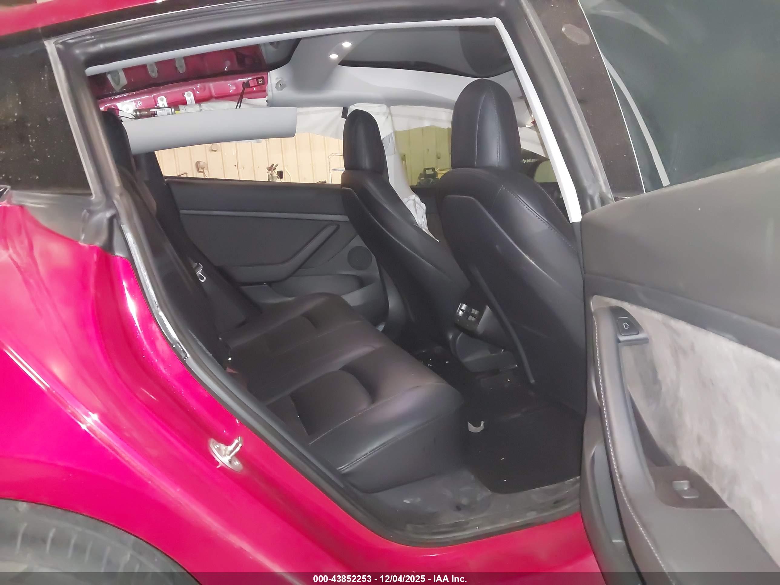 TESLA MODEL image 8