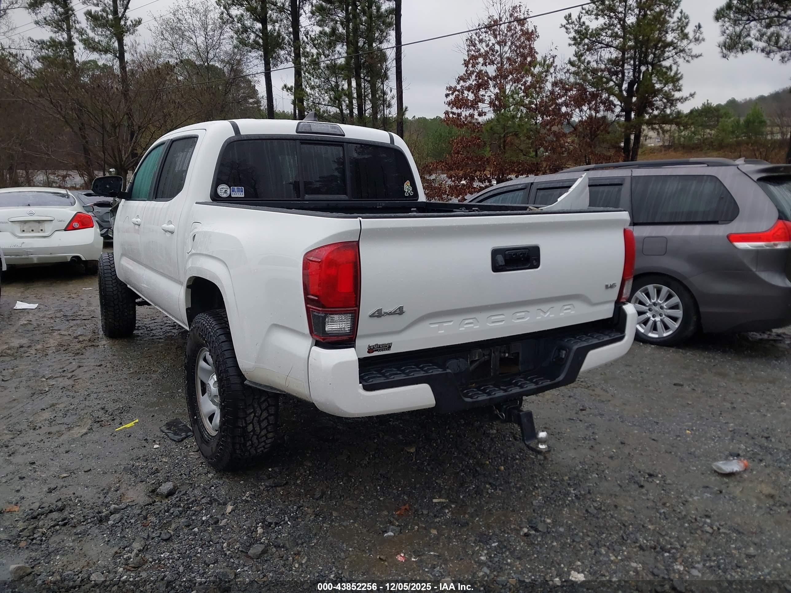 TOYOTA TACOMA image 3