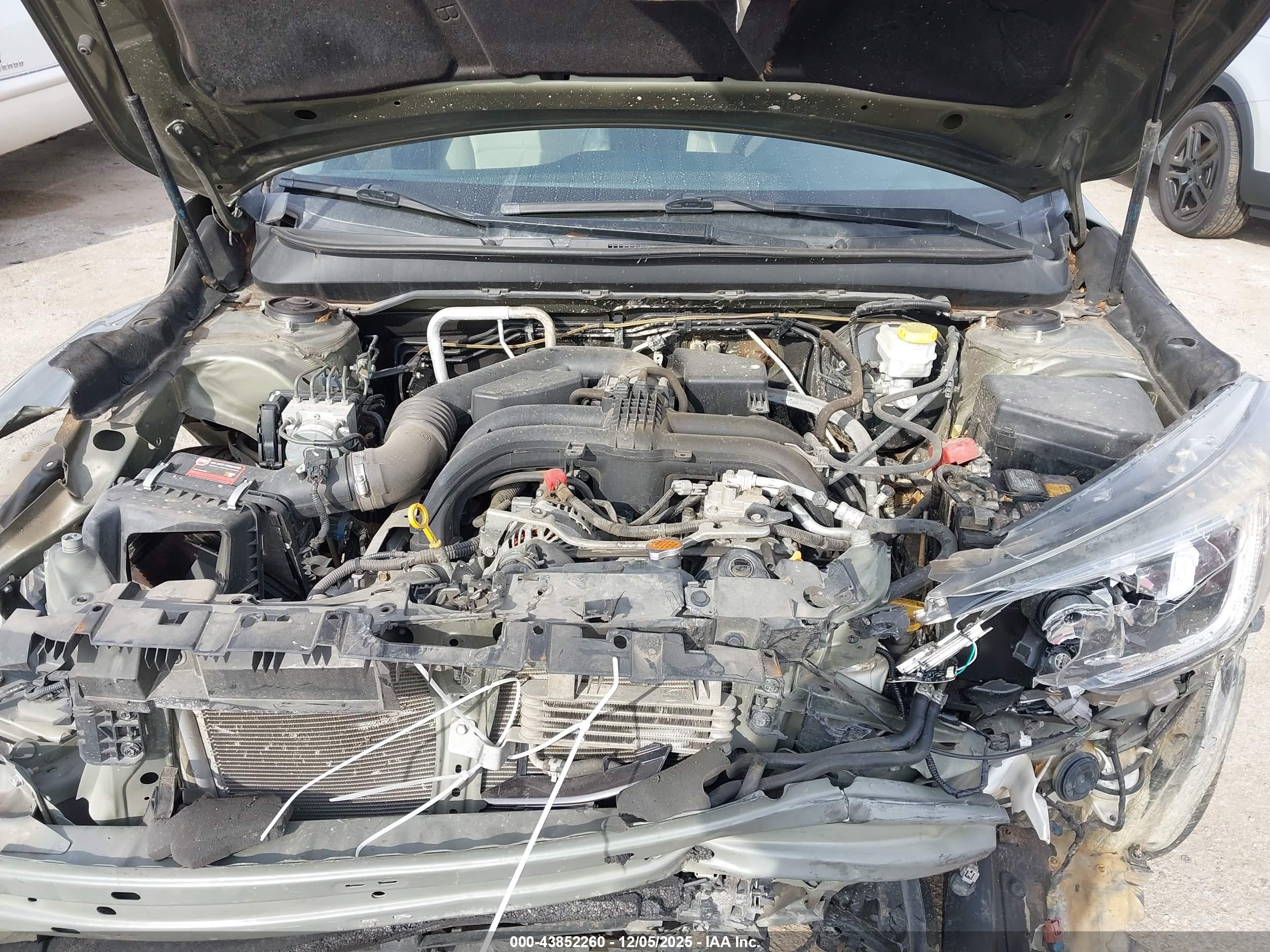SUBARU OUTBACK image 10